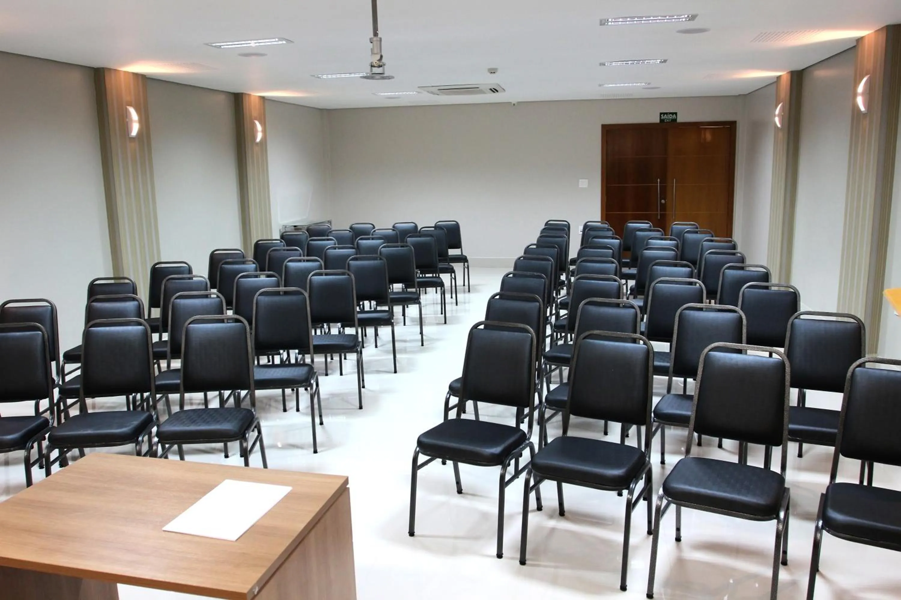 Business facilities in L´acordes Hotel