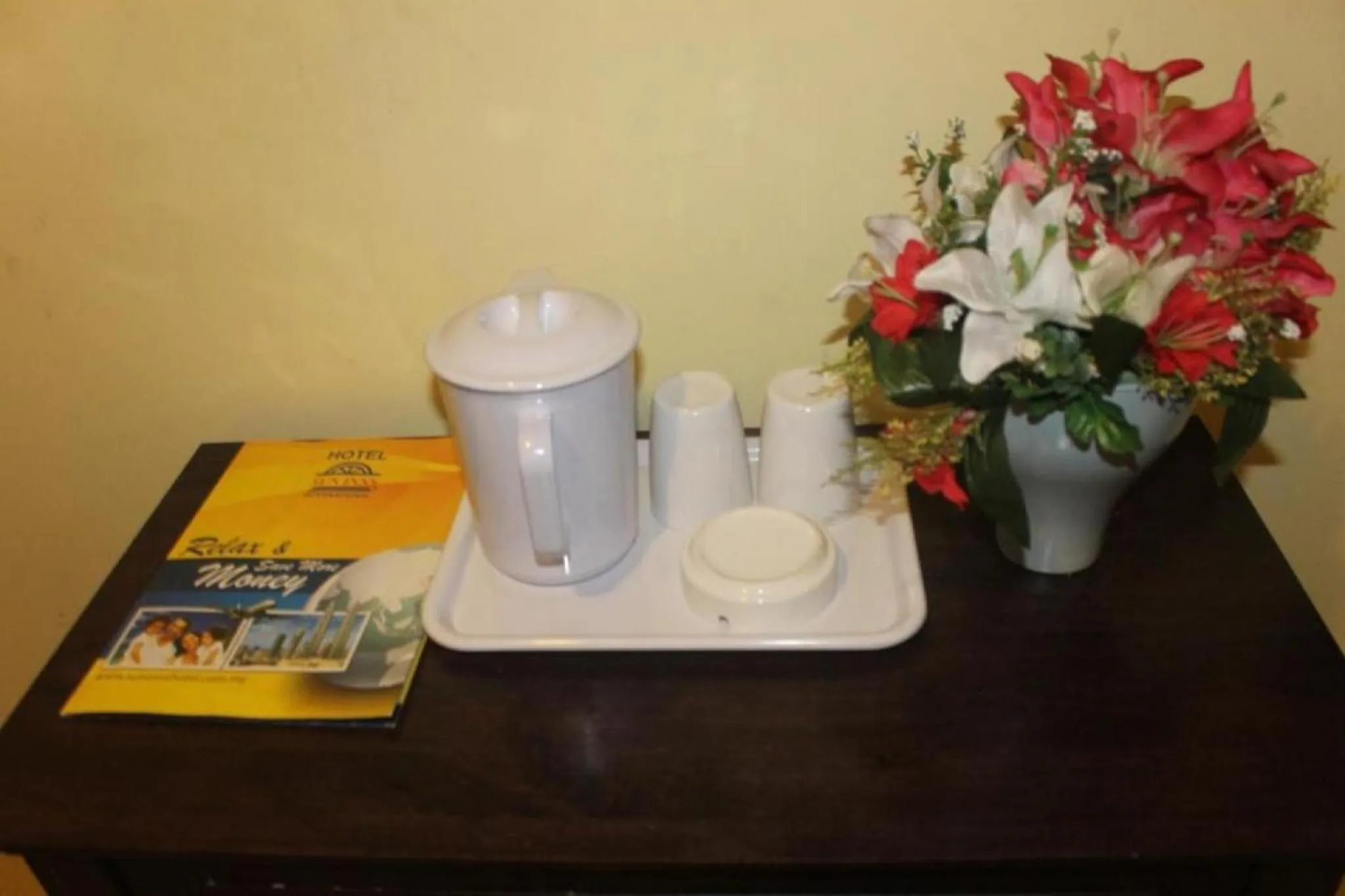 Coffee/tea facilities in Sun Inns Hotel Meru Raya