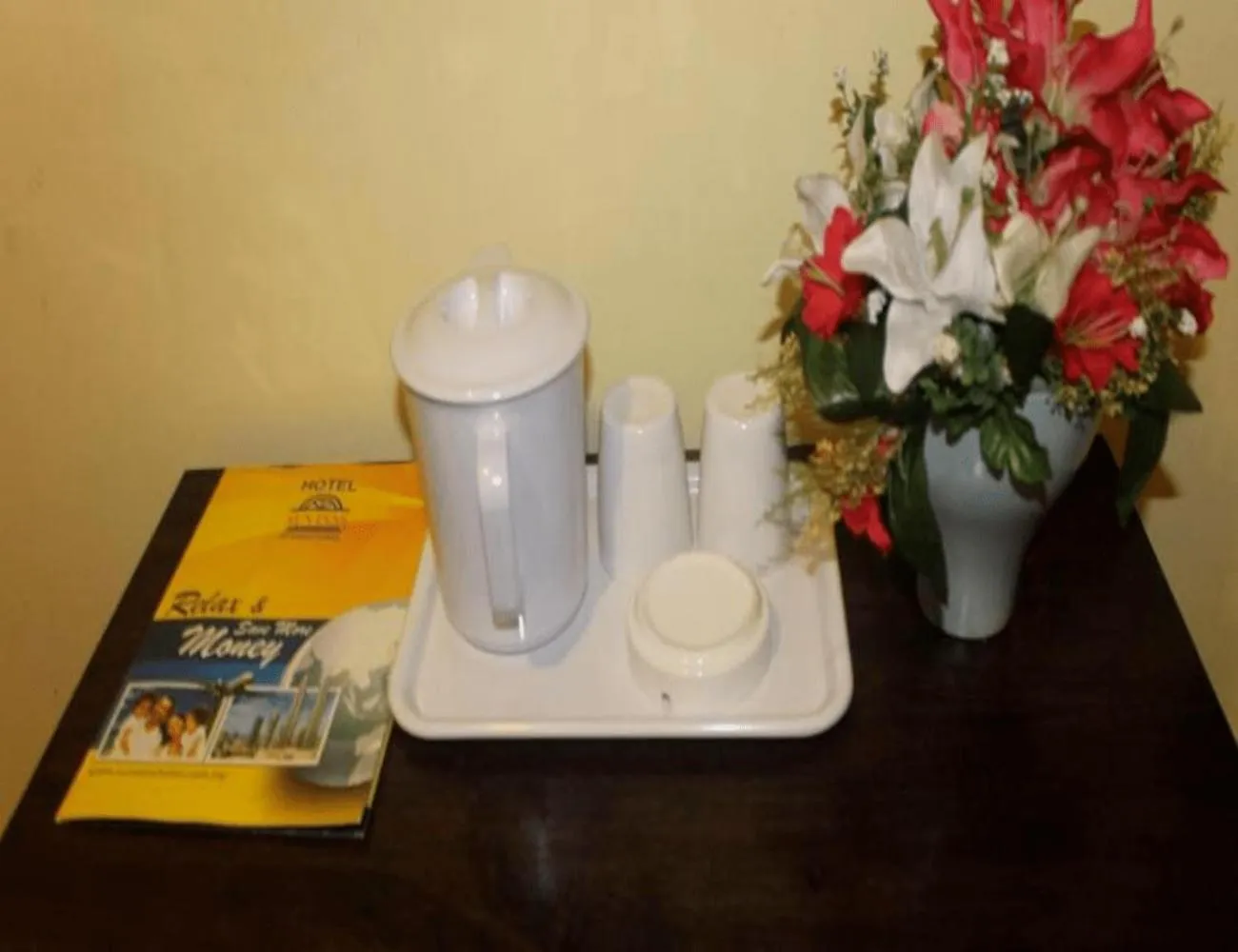 Coffee/tea facilities in Sun Inns Hotel Meru Raya