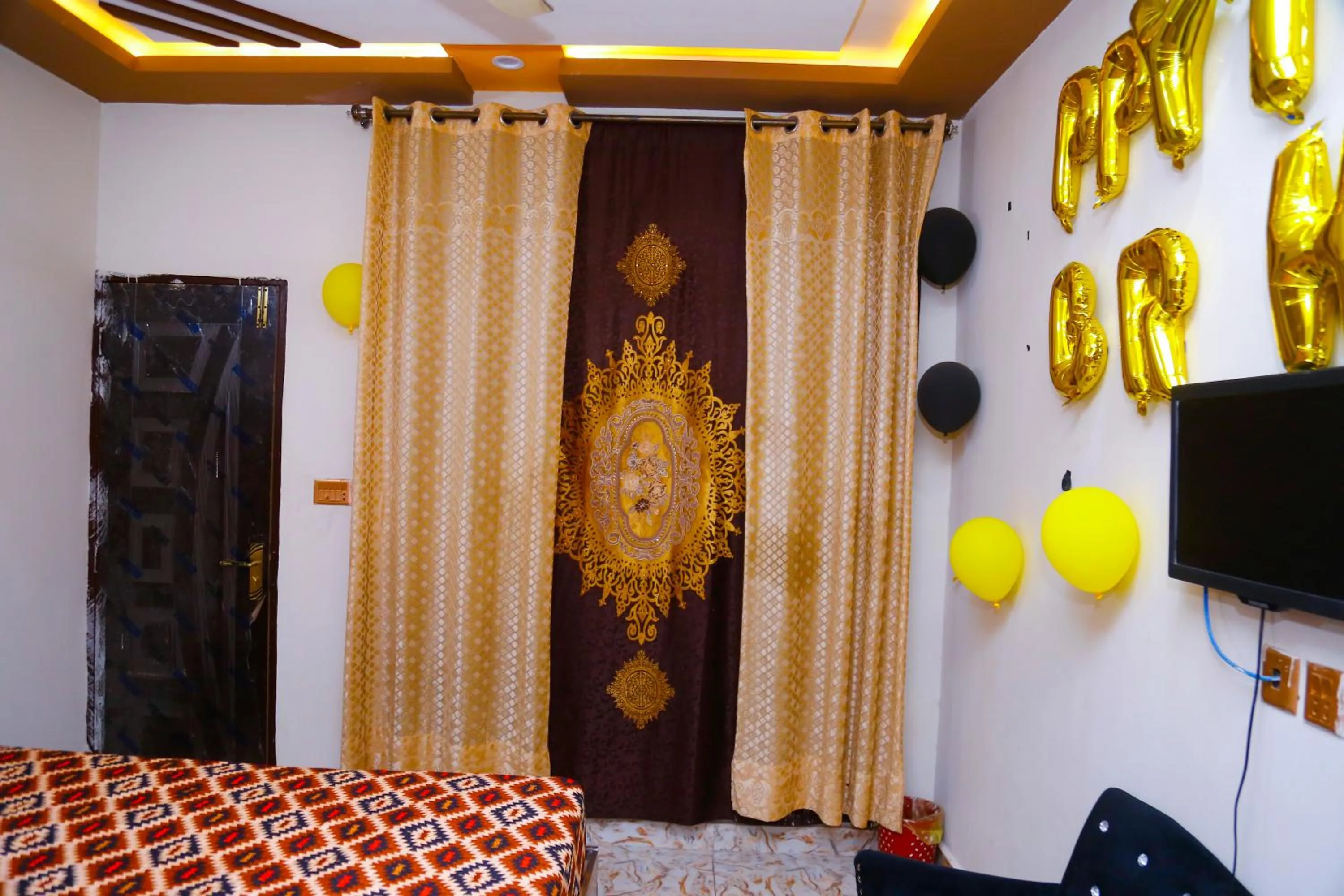 Bed in New Taj Hotel