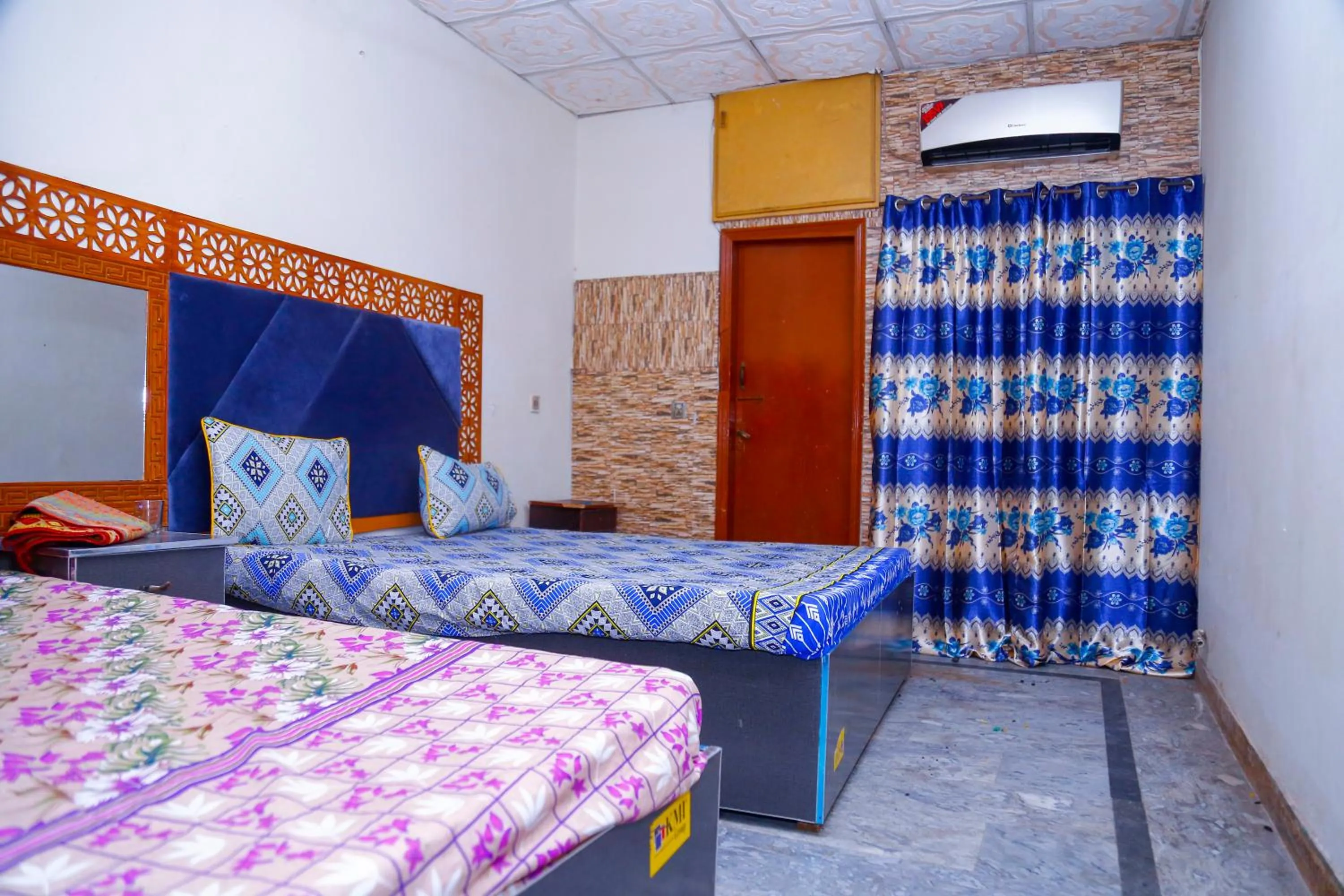 Bed in New Taj Hotel