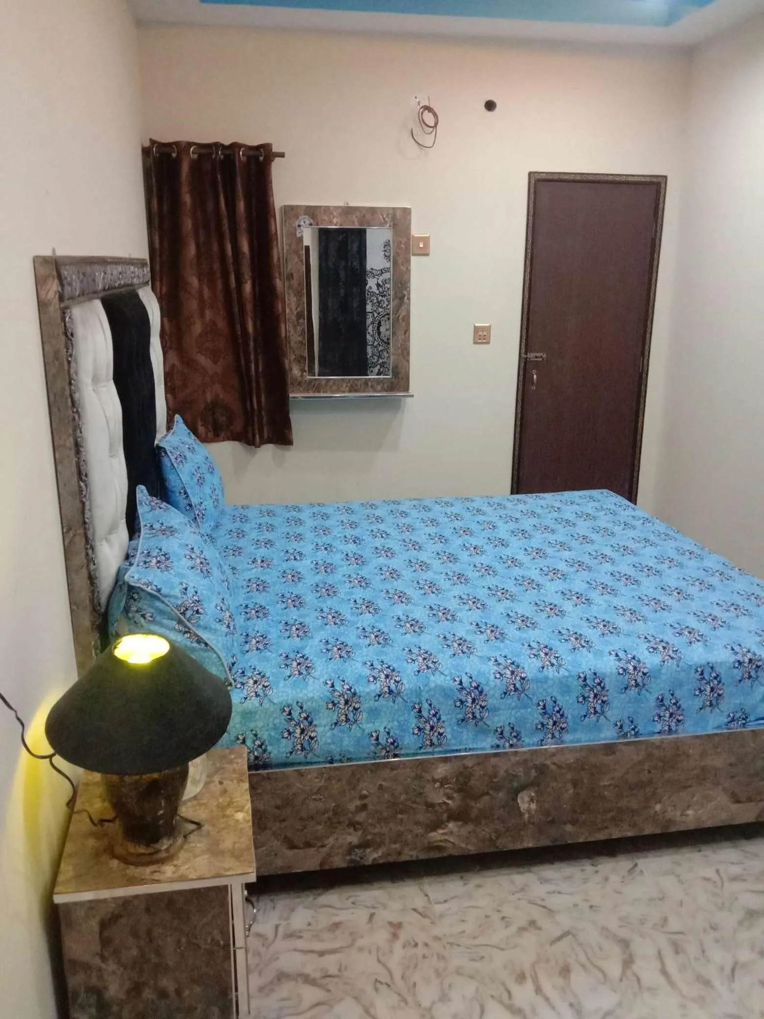 Bed in New Taj Hotel