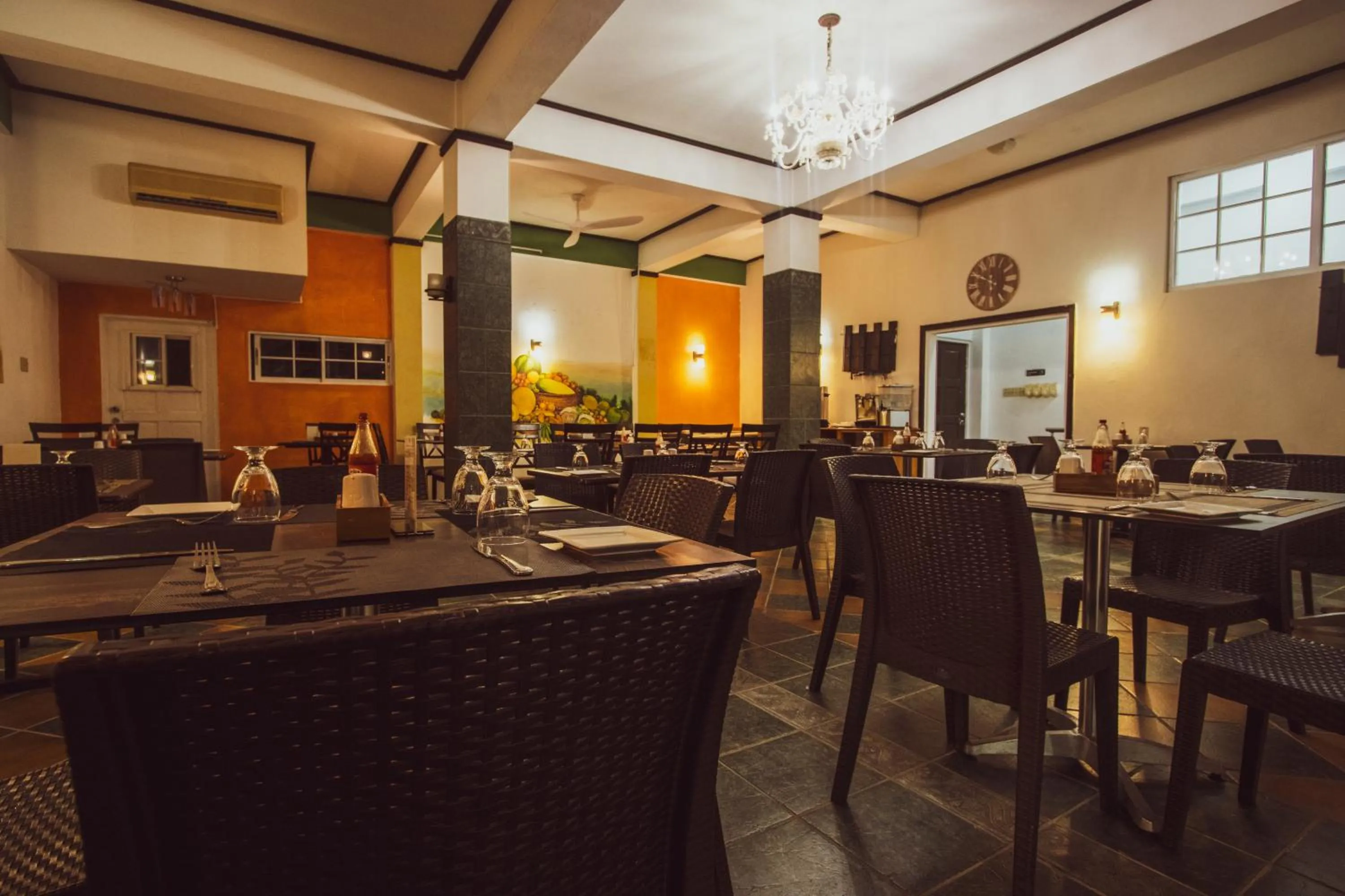 Restaurant/places to eat in Match Resort