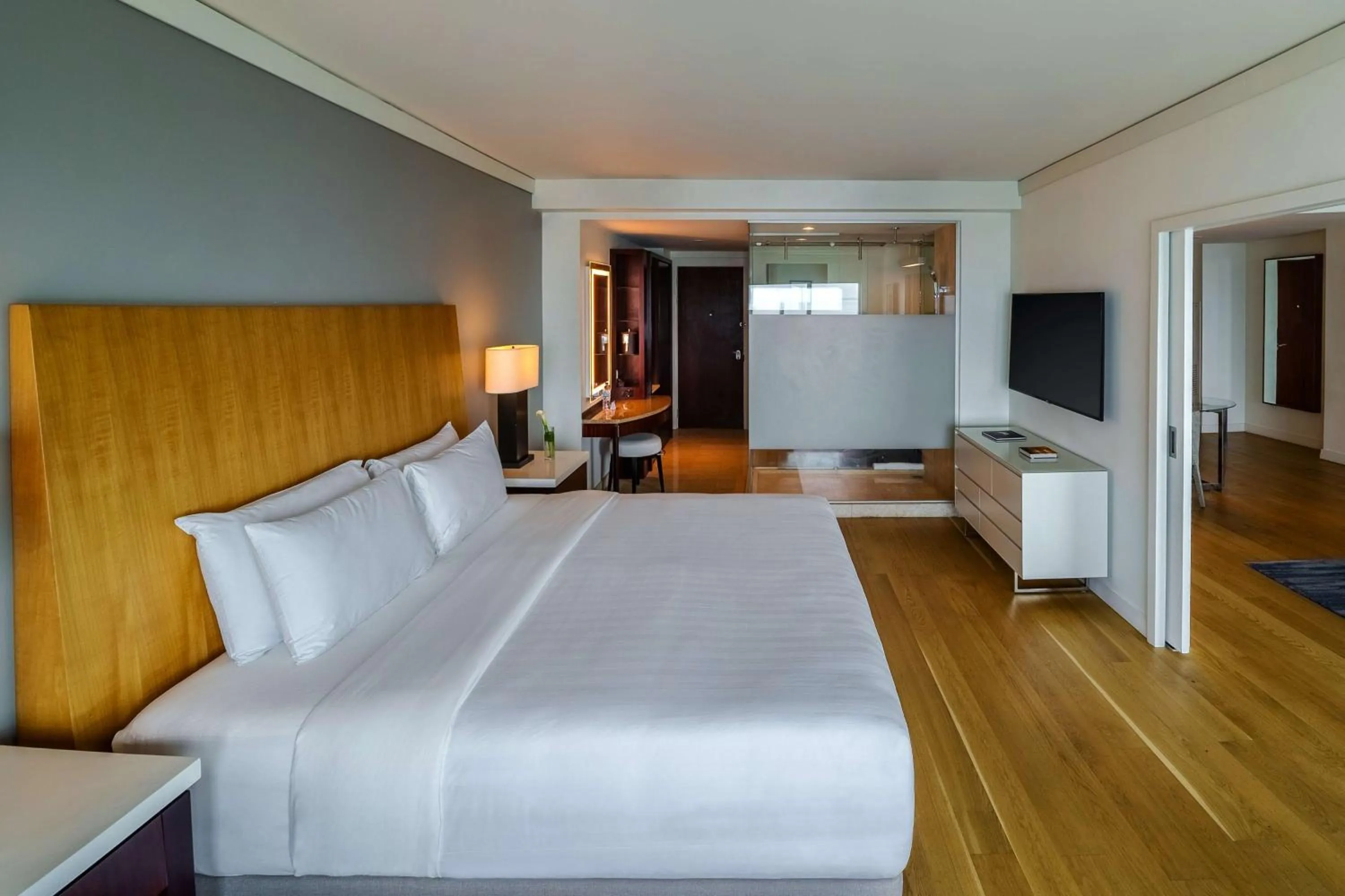 Photo of the whole room, Bed in Hyatt Regency Trinidad