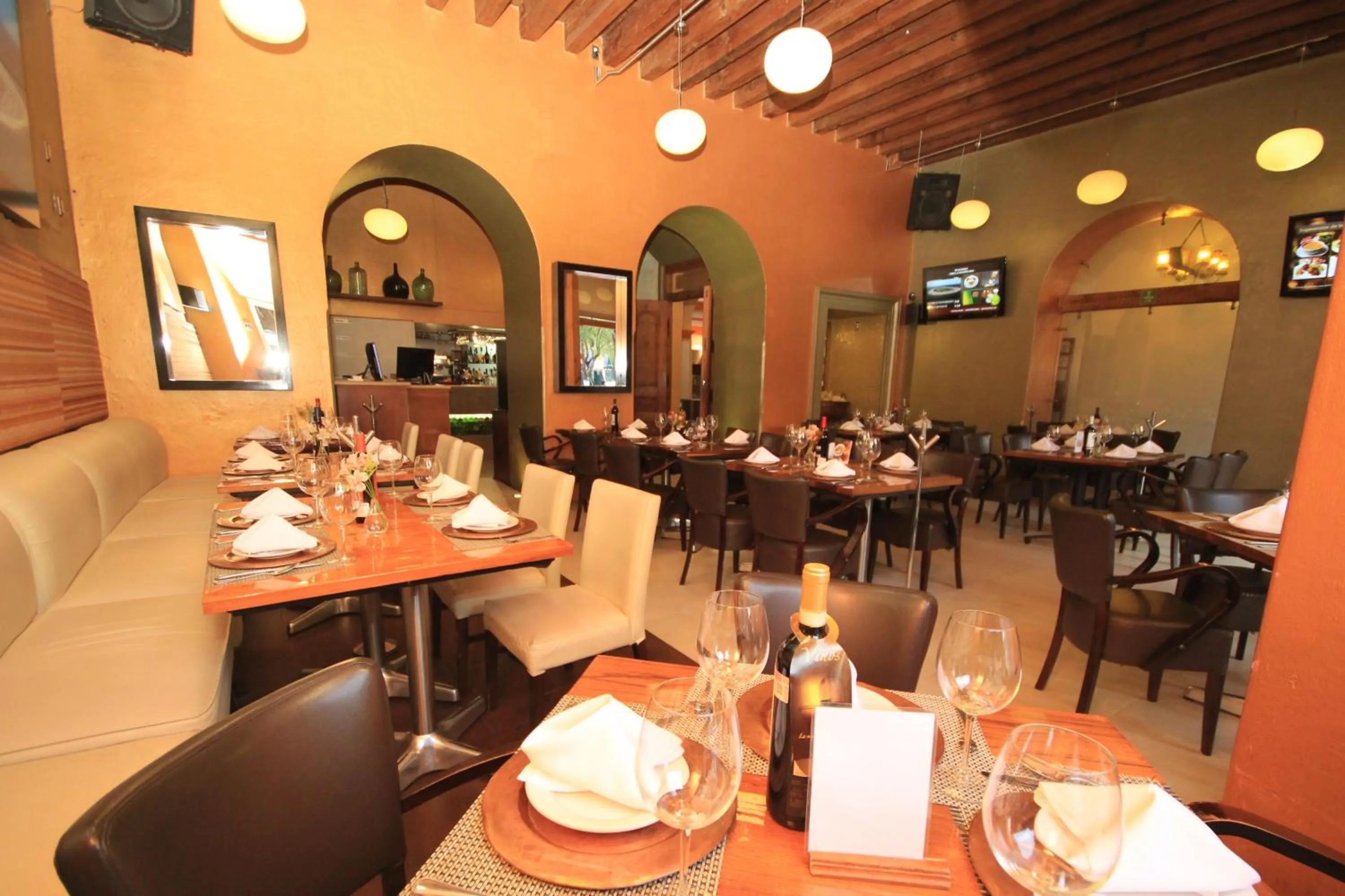 Restaurant/places to eat in Hotel Ciudad Real Centro Historico