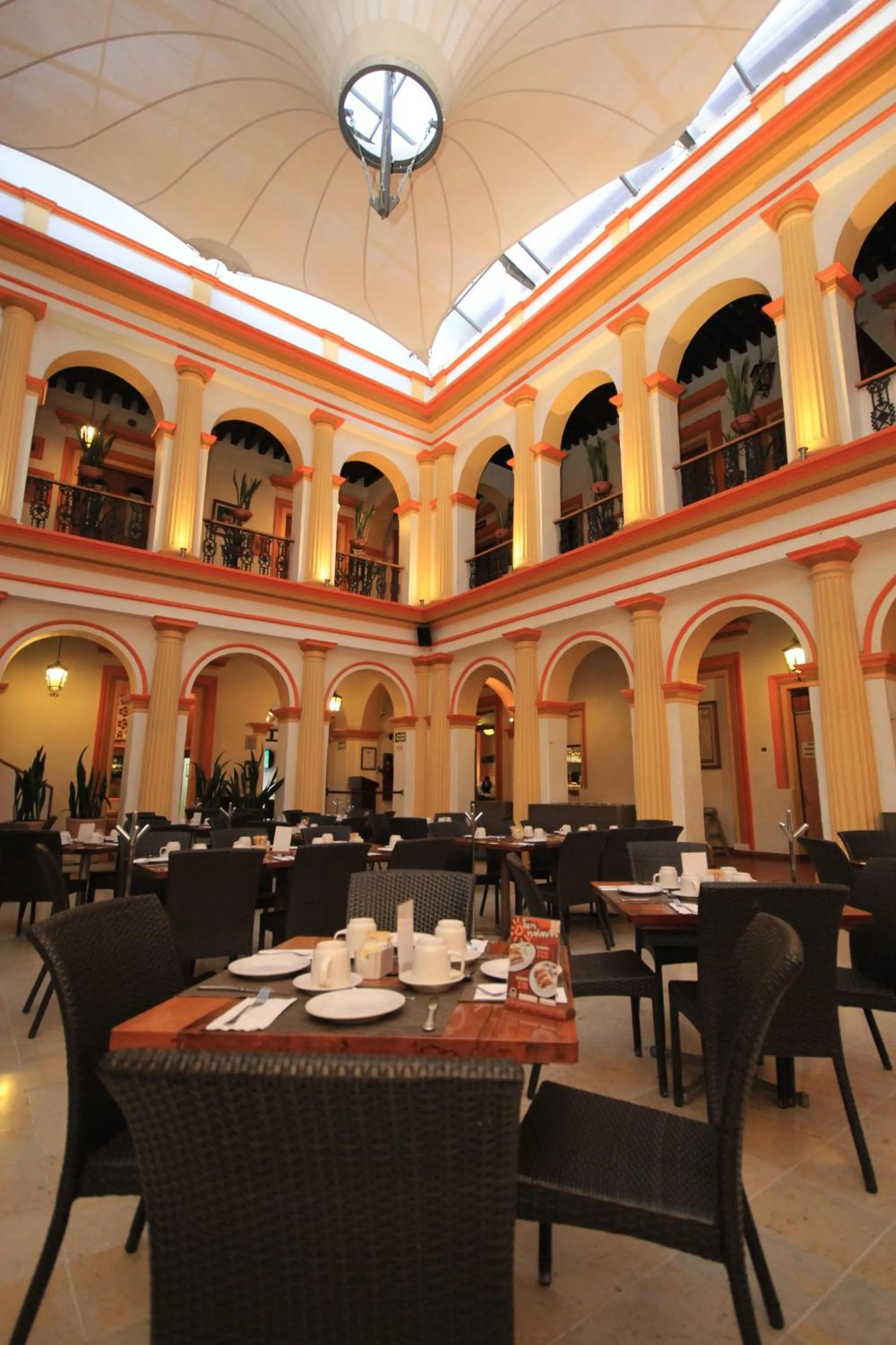 Restaurant/places to eat in Hotel Ciudad Real Centro Historico