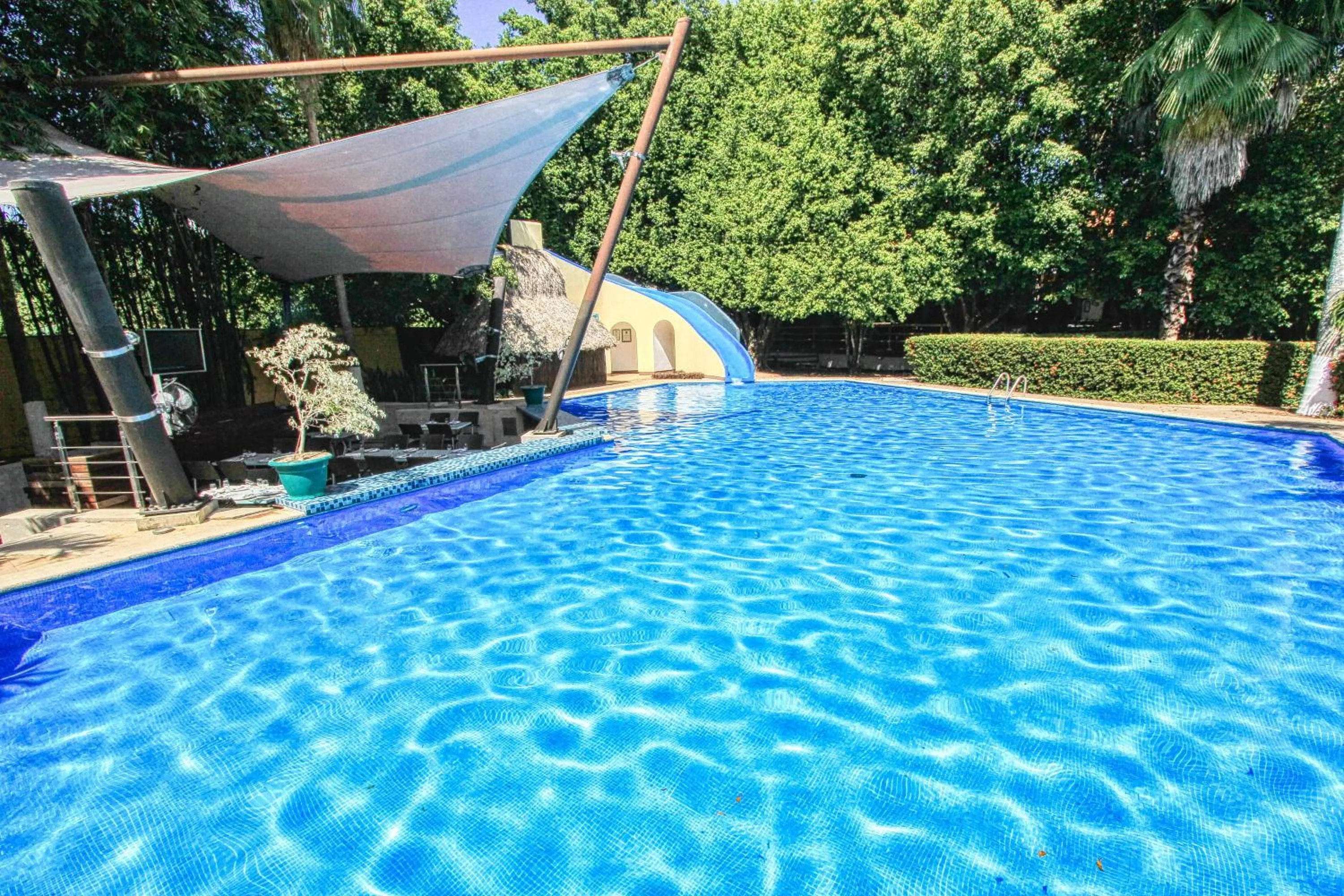 Swimming pool in Hotel Ciudad Real Palenque