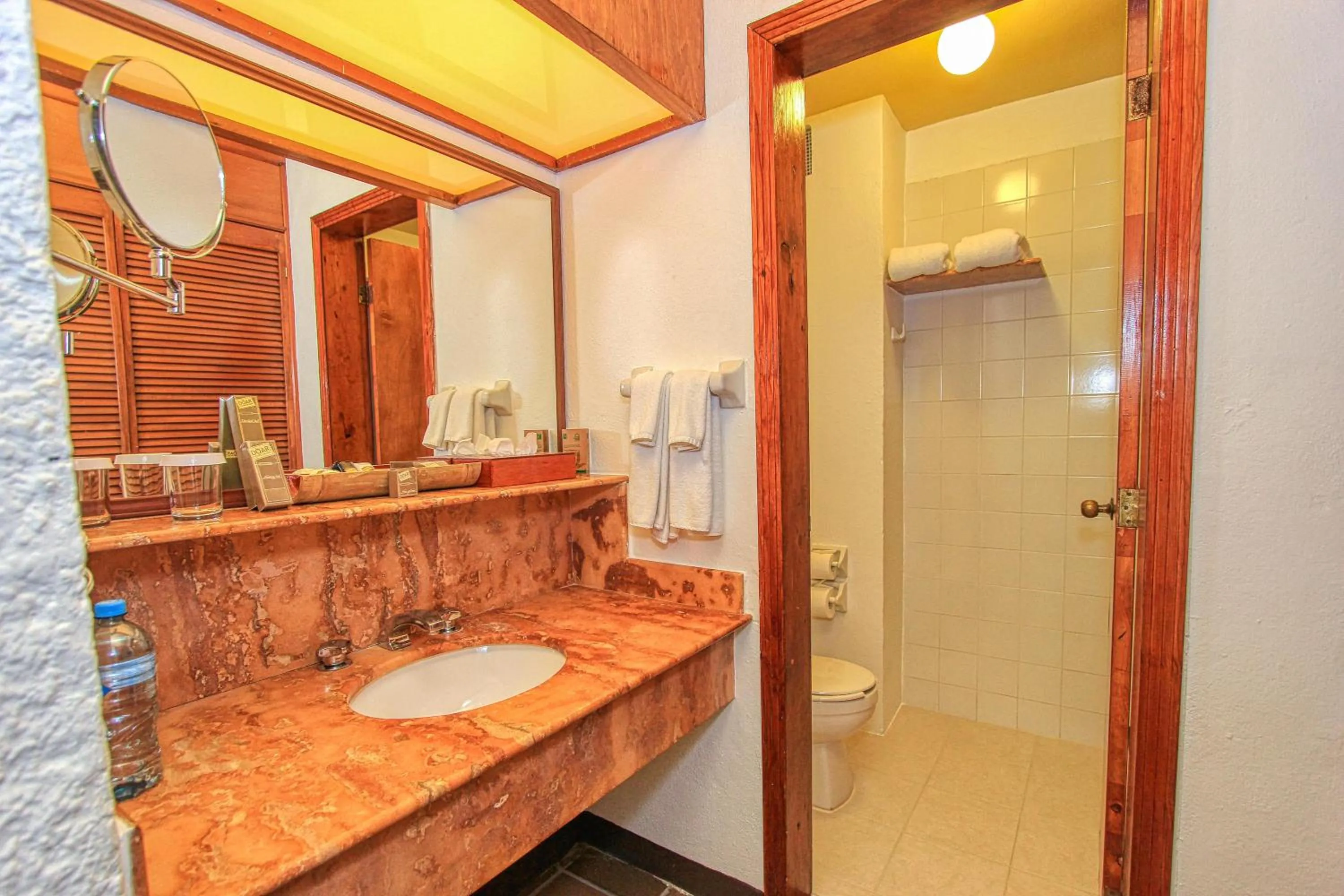 Bathroom in Hotel Ciudad Real Palenque