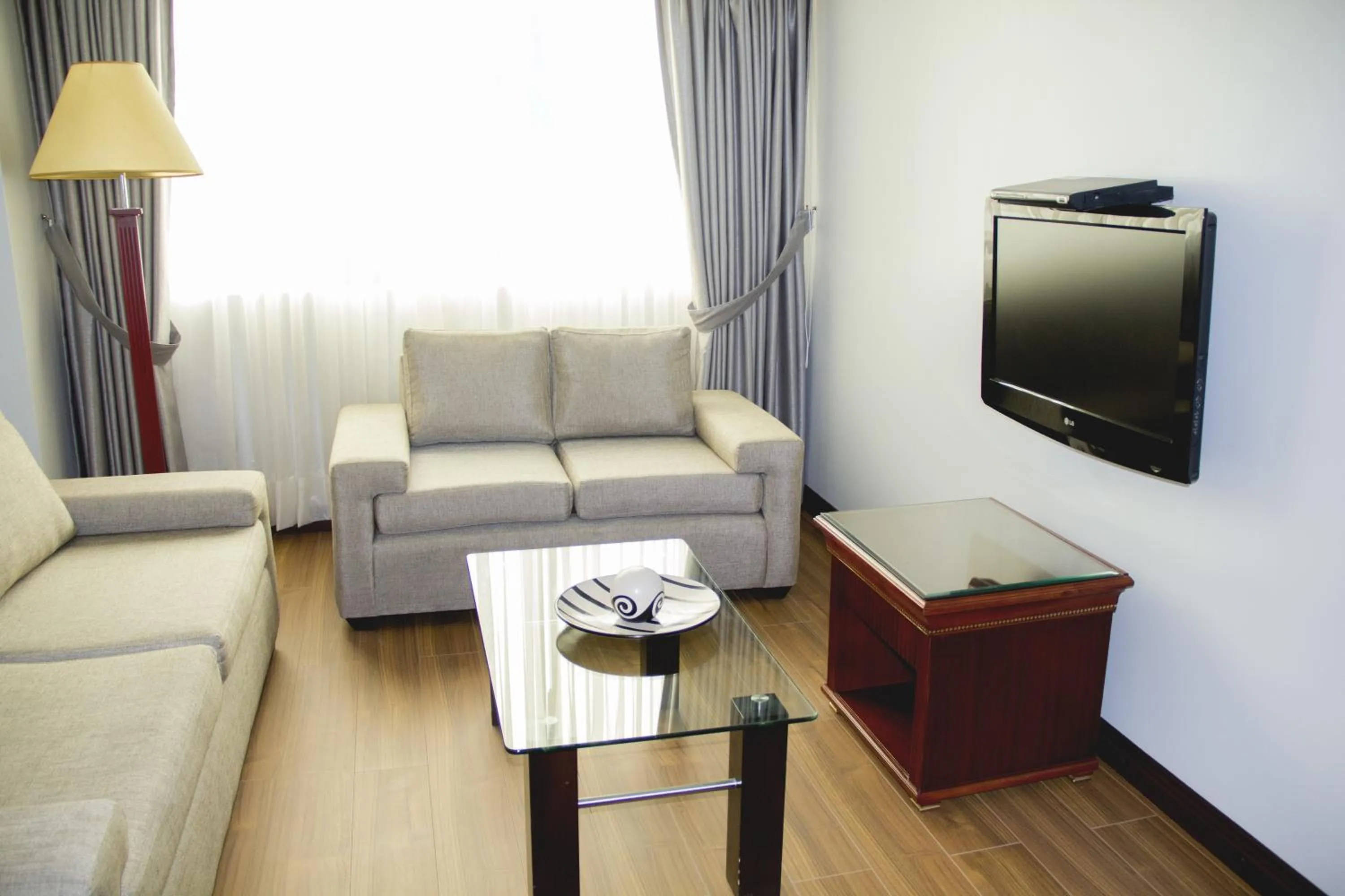 Living room in Kingdom Hotel