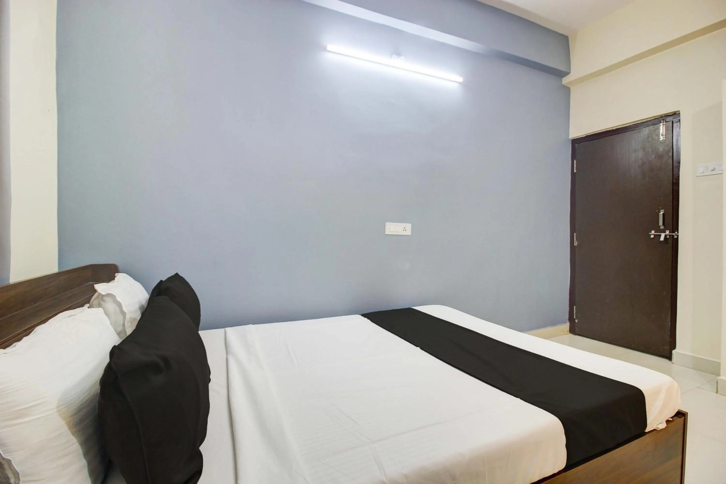 Bedroom in Hotel O REDDY'S GRAND LUXURY ROOMS