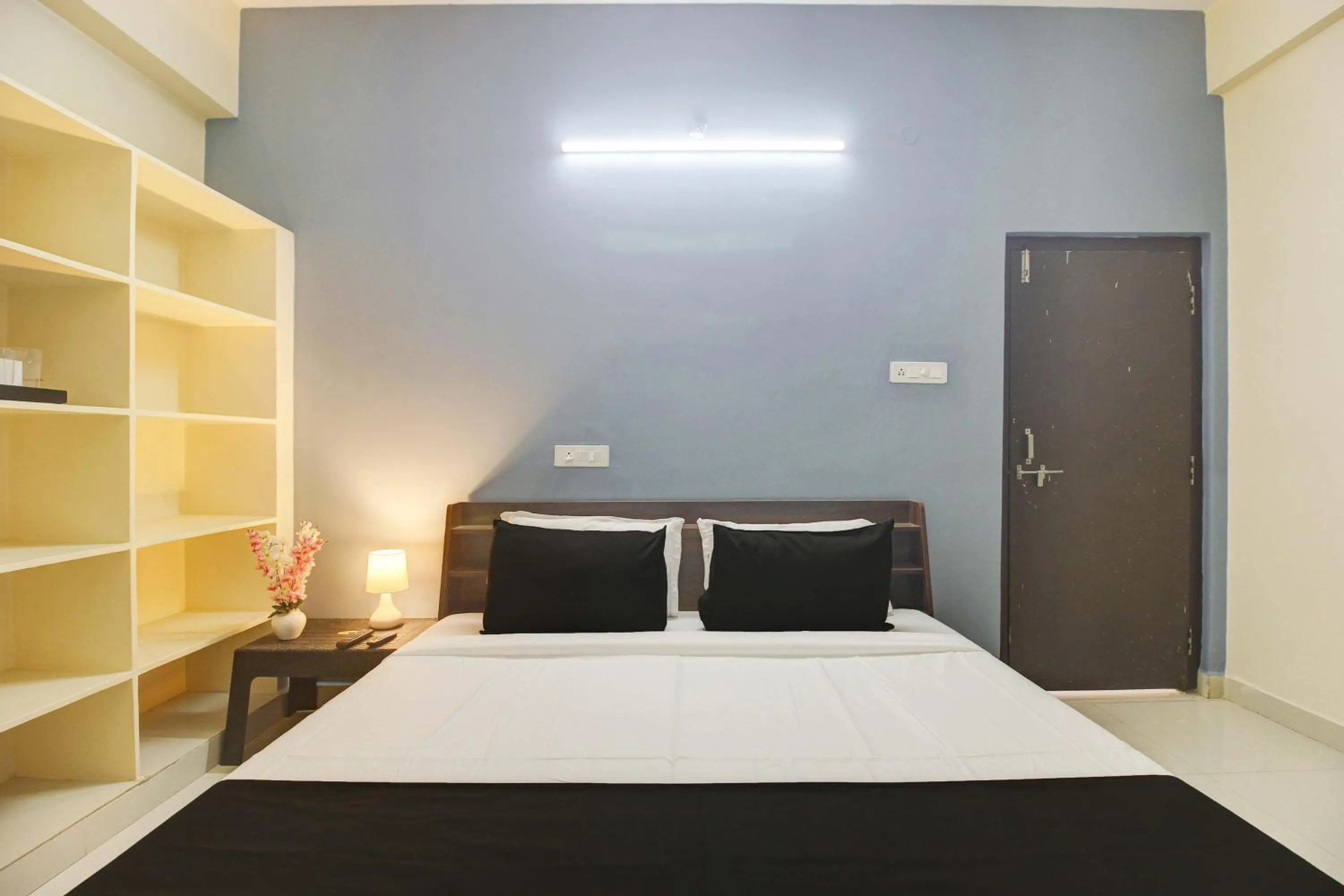 Bedroom in Hotel O REDDY'S GRAND LUXURY ROOMS