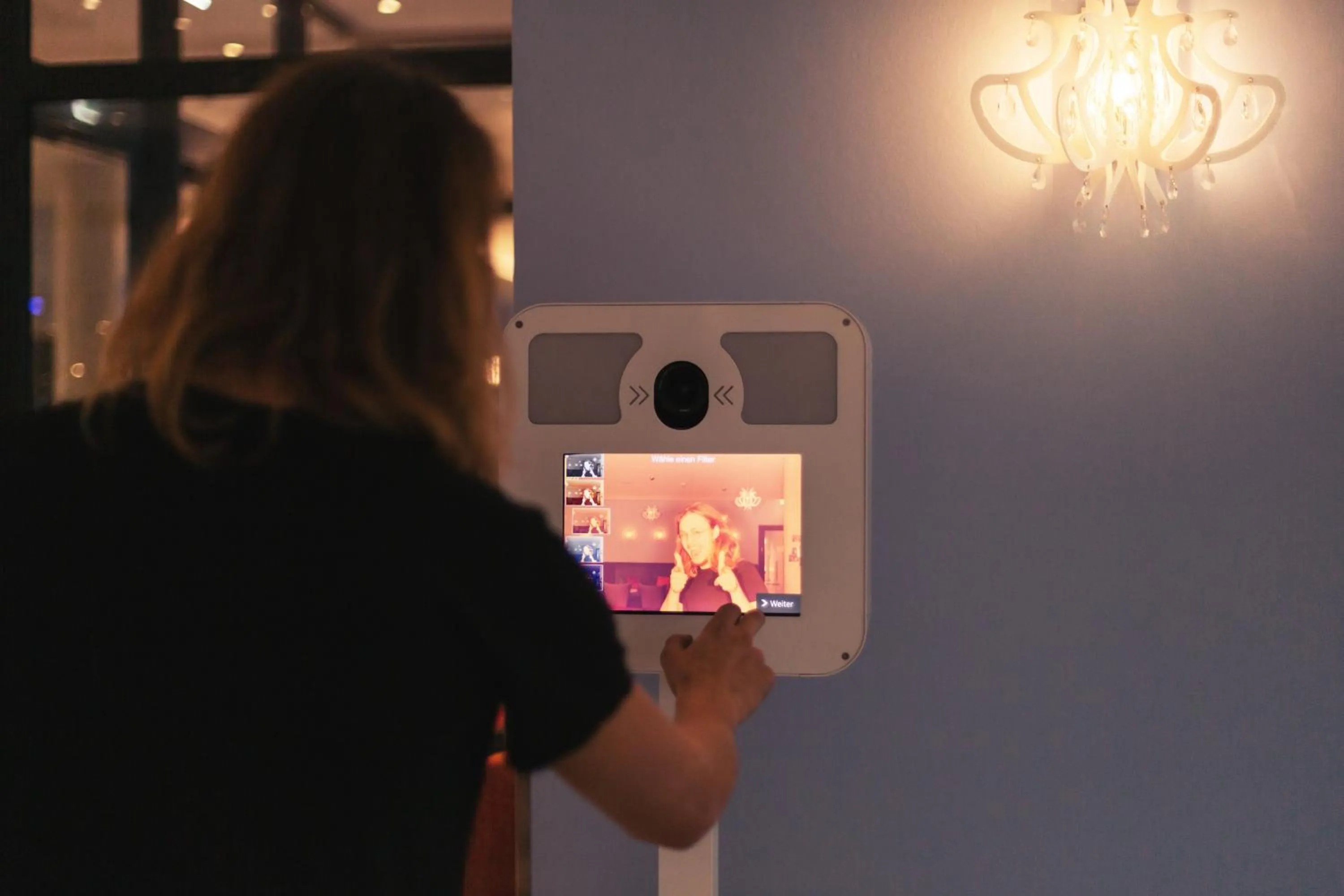 People in the niu Mood - Apartments