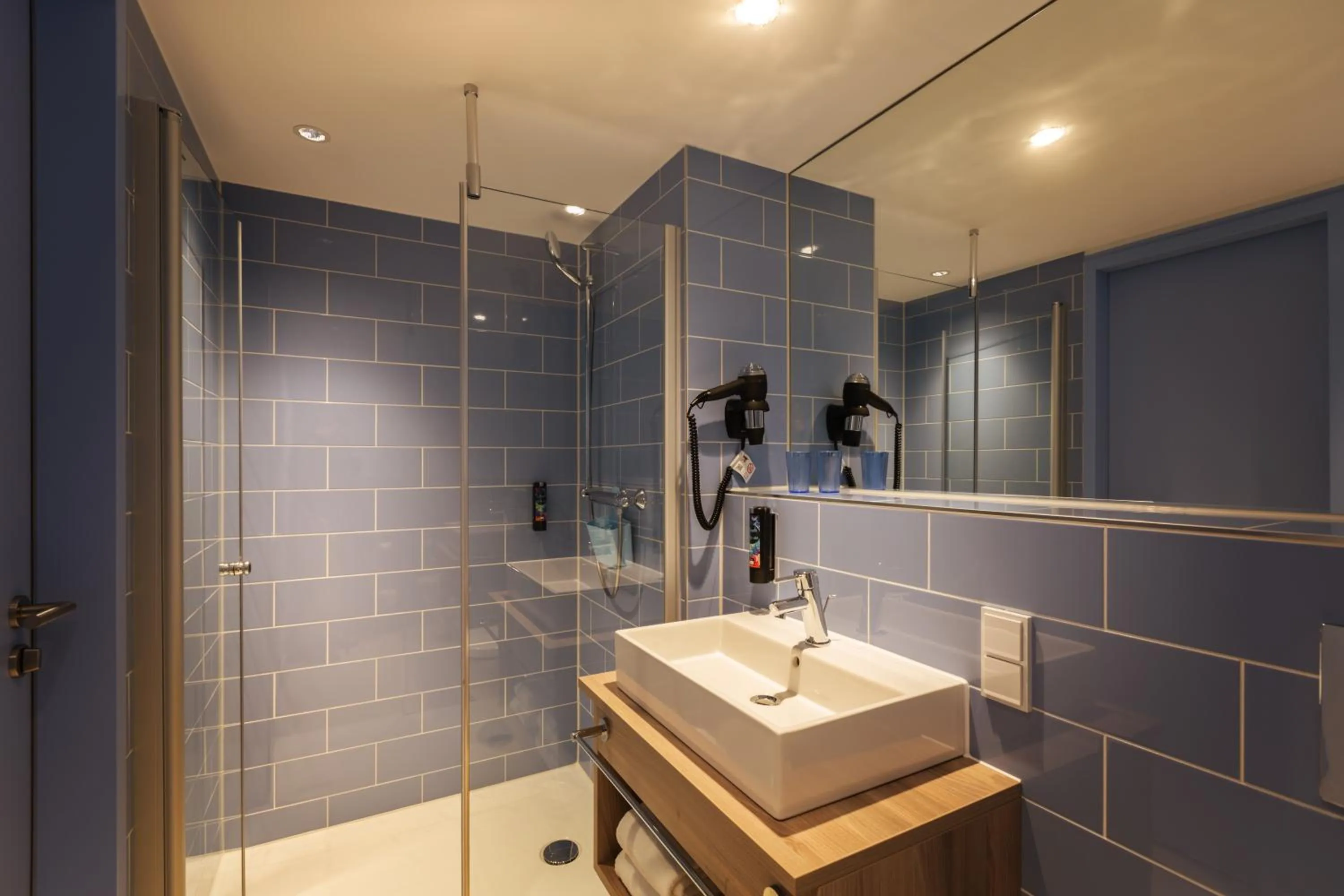 Bathroom in the niu Mood - Apartments