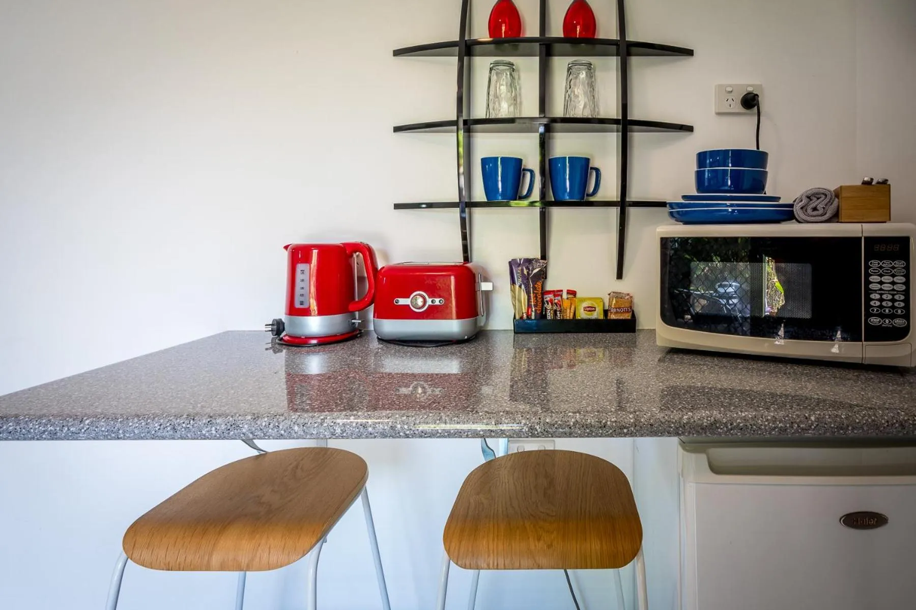 Coffee/tea facilities in Tropical Lodge