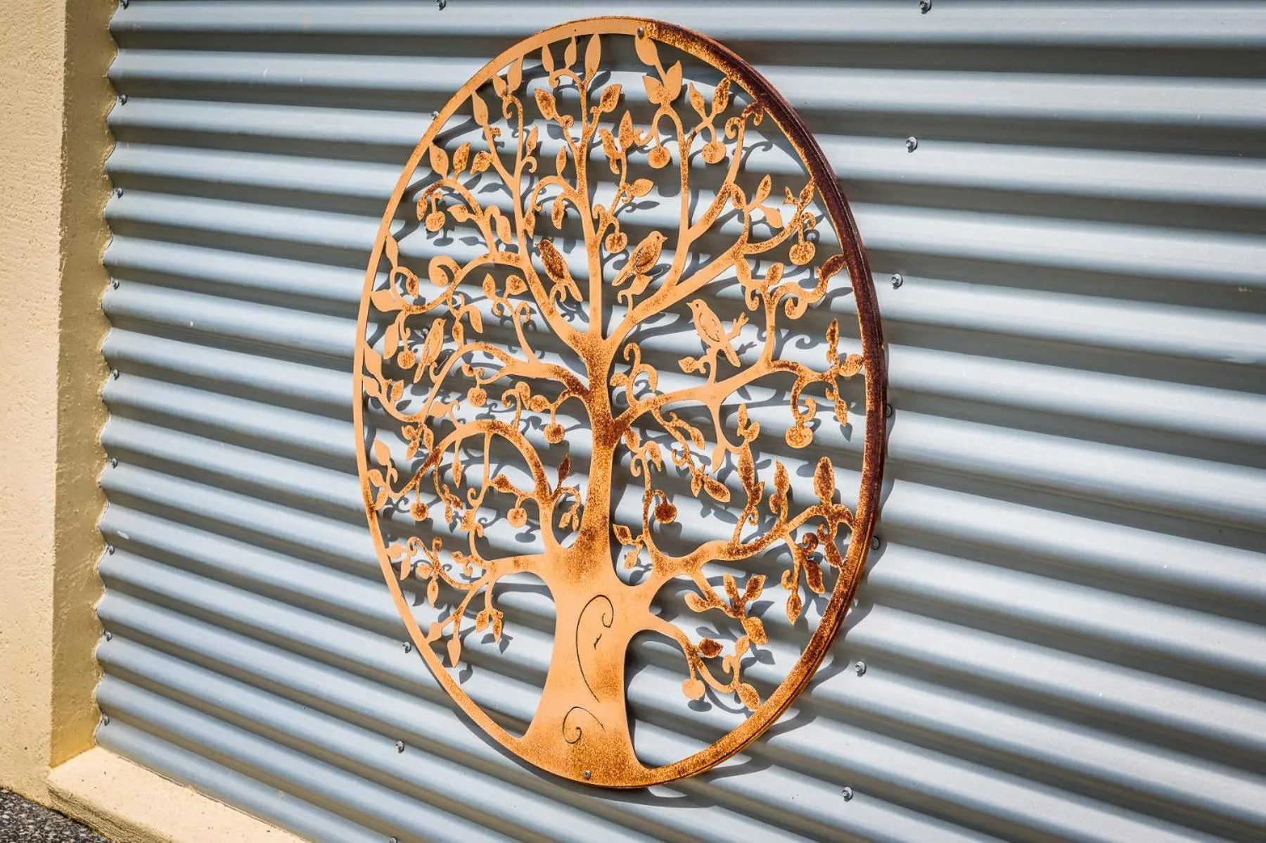 Decorative detail in Tropical Lodge