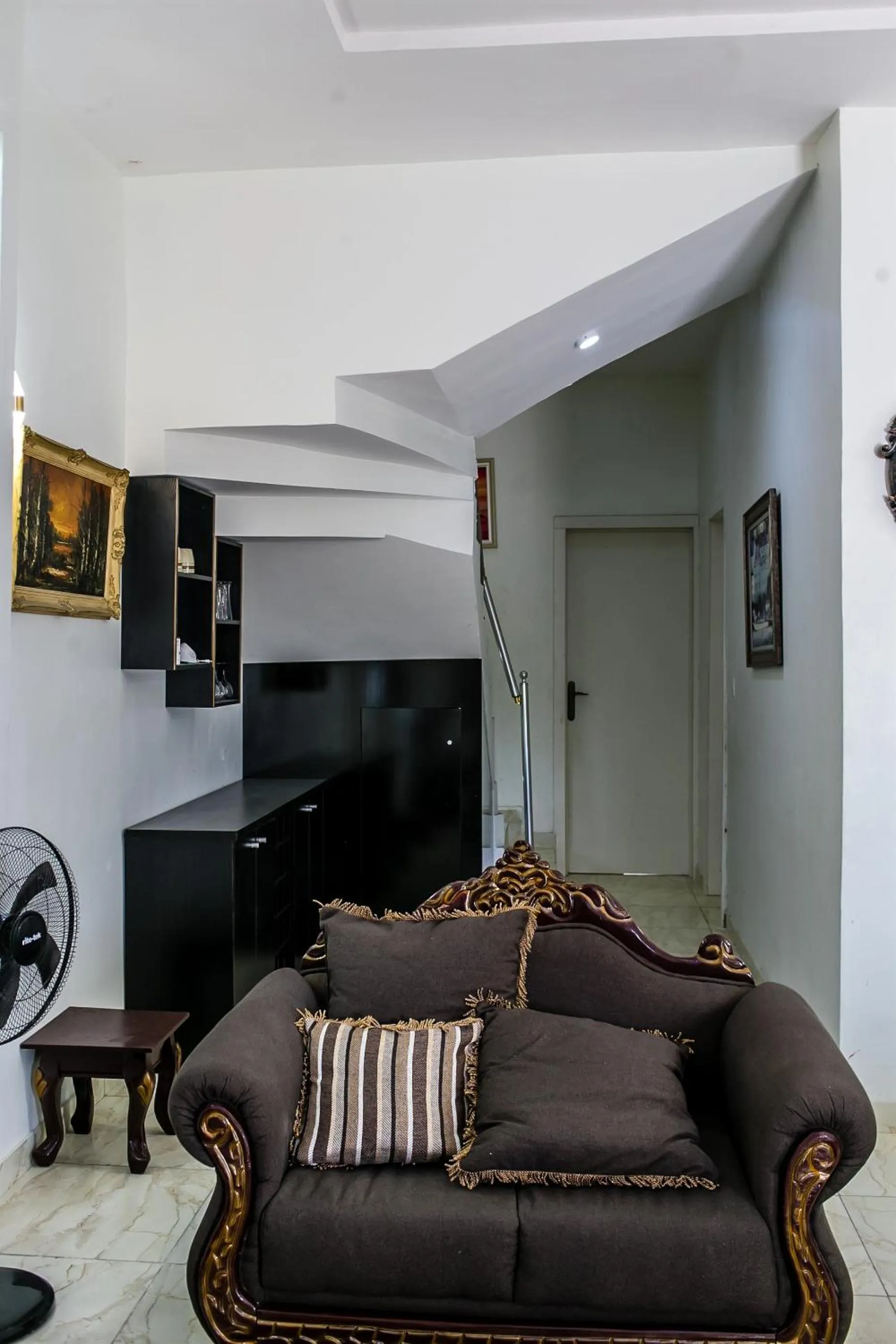 Living room in 24-7 Electricity Agore Hotels and Suites Ltd