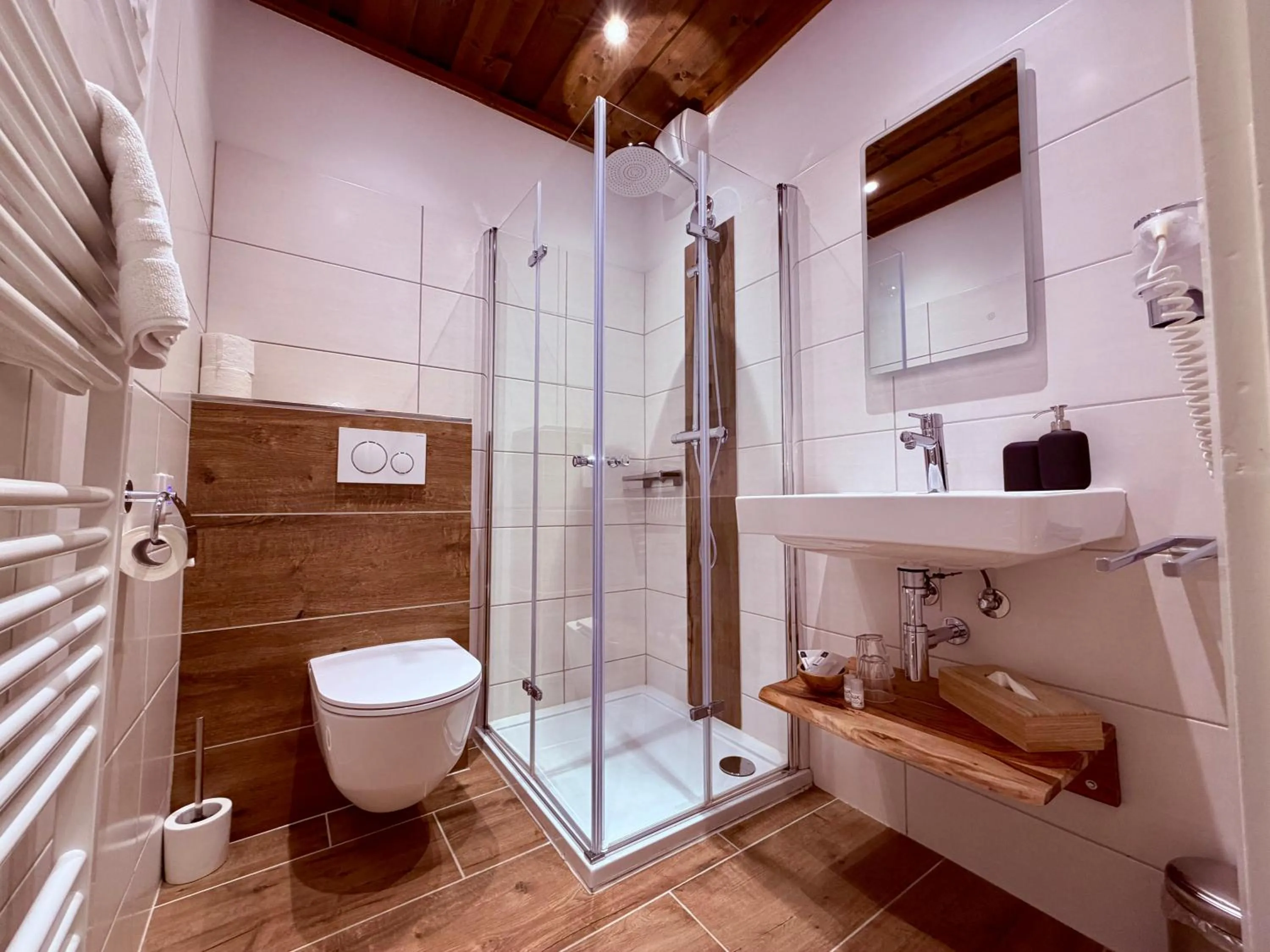 Shower in Boutique Hotel Alpenhof