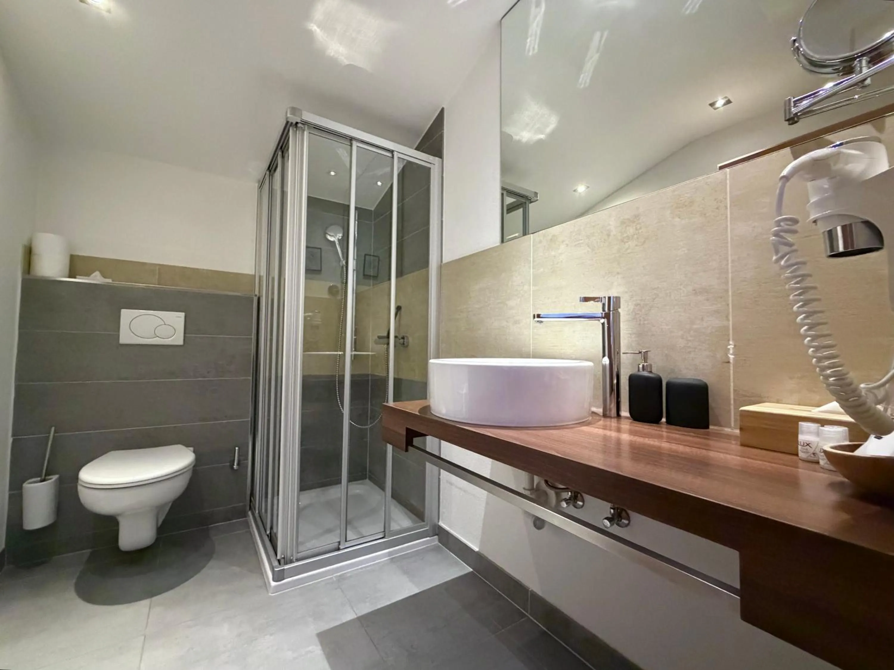 Shower in Boutique Hotel Alpenhof