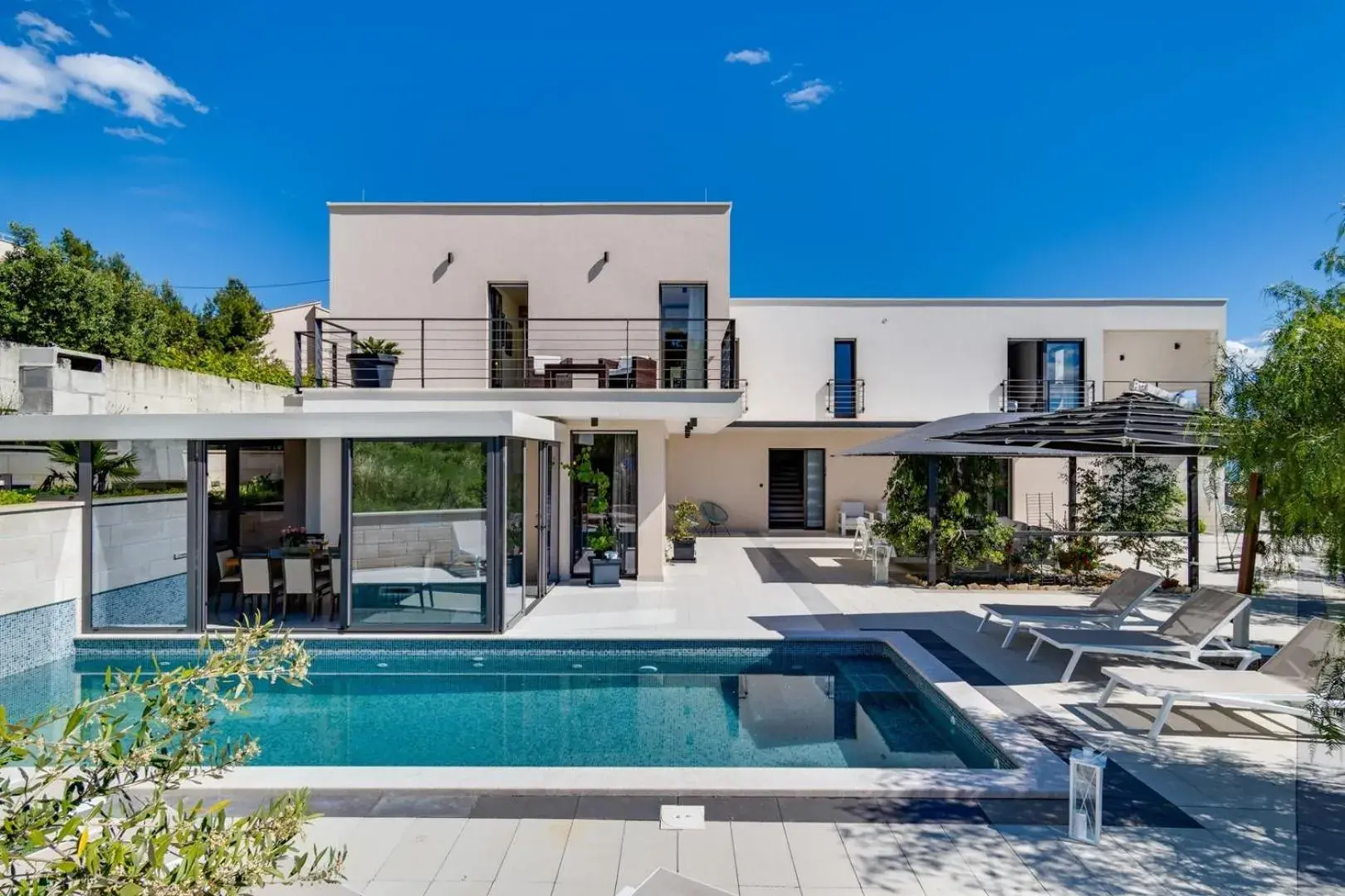 Luxury VILLA CECILIA with 4 en-suite bedrooms located 250m from the beach in Podstrana, max 8 people Luxury VILLA CECILIA with 4 en-suite bedrooms located 250m from the beach in Podstrana, max 8 people
