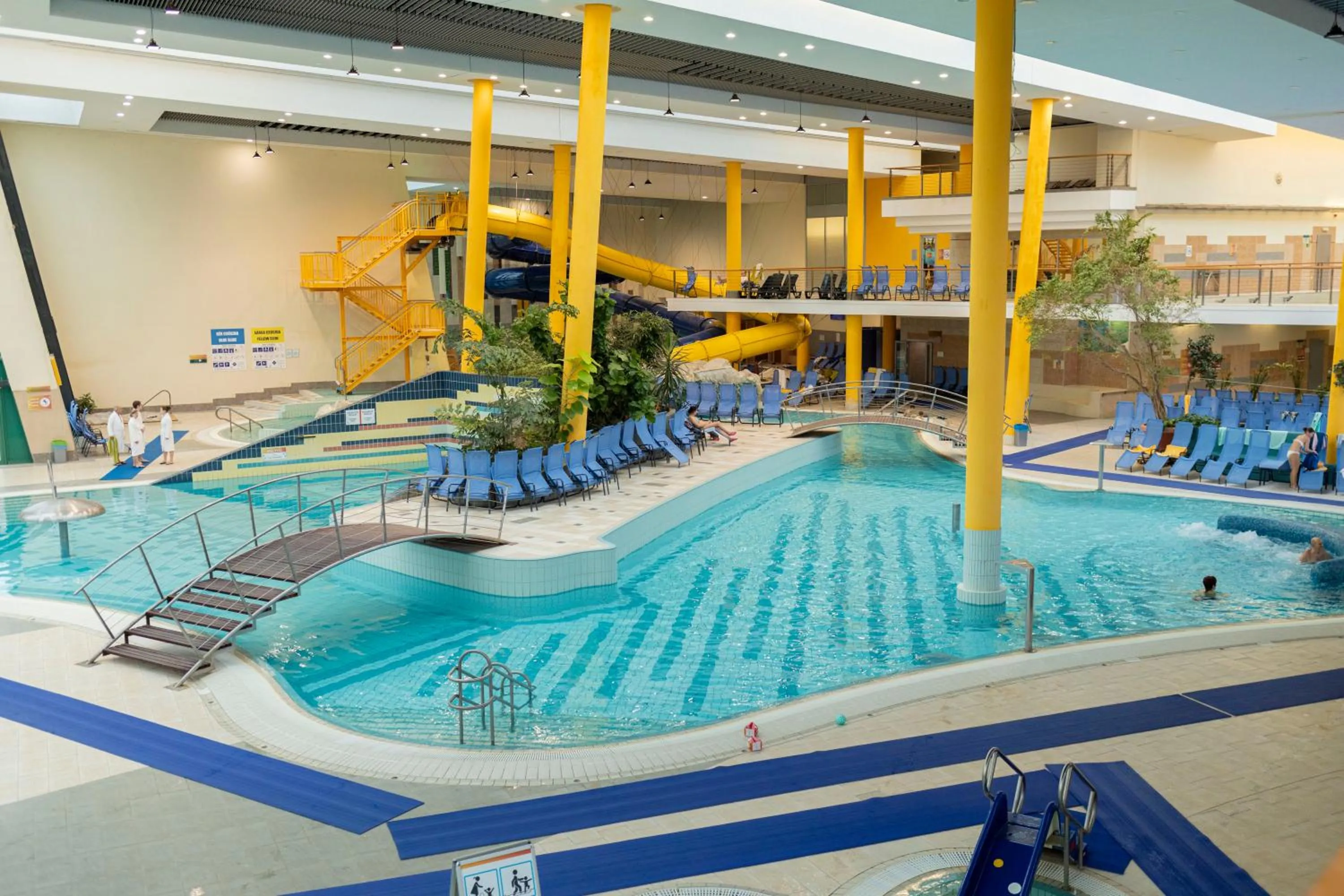 Swimming pool in Grand Hotel Esztergom