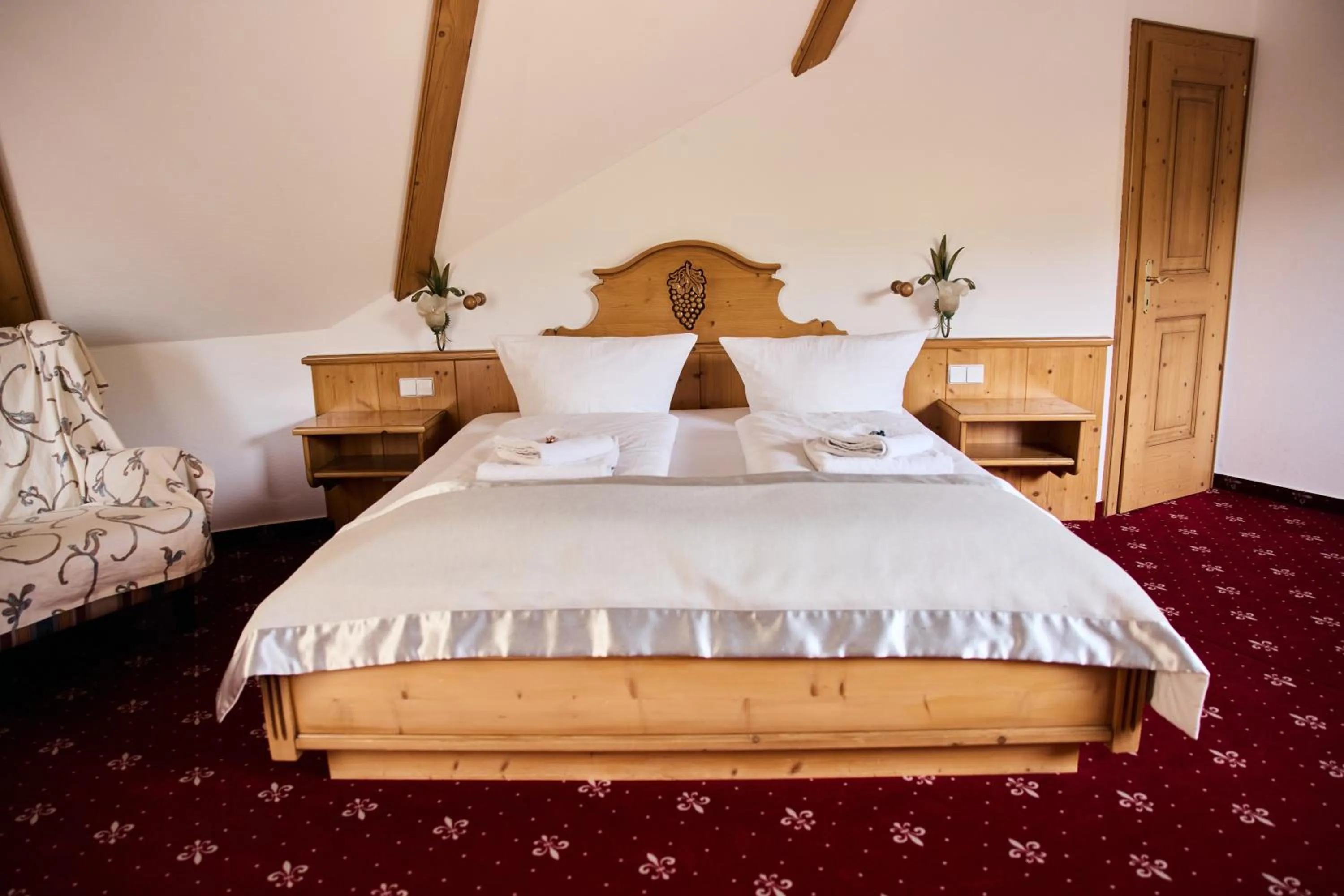 Bed in Landhotel Traube