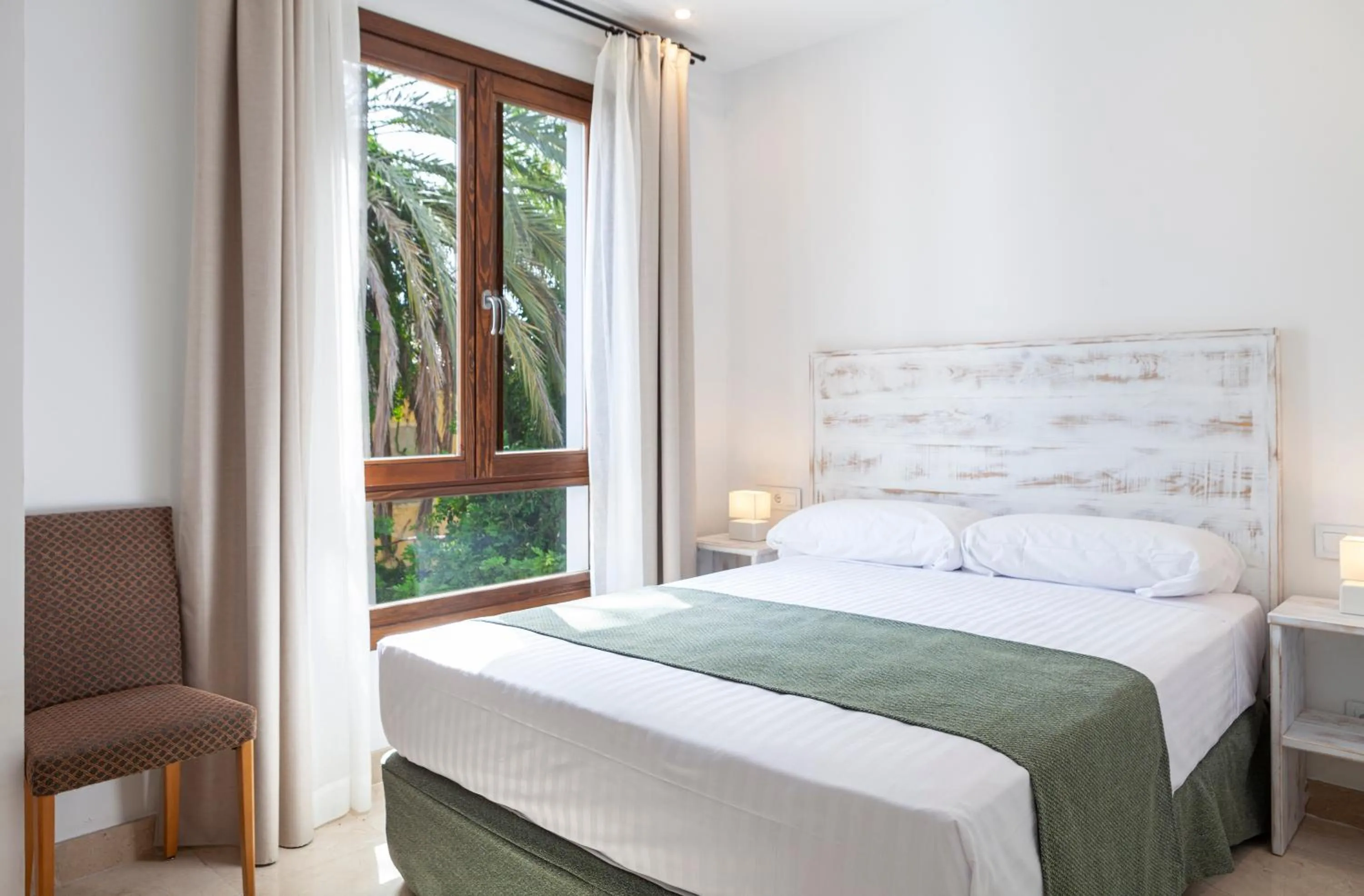 Bed in Ad Hoc Vitae Retreats & Health Only Adults