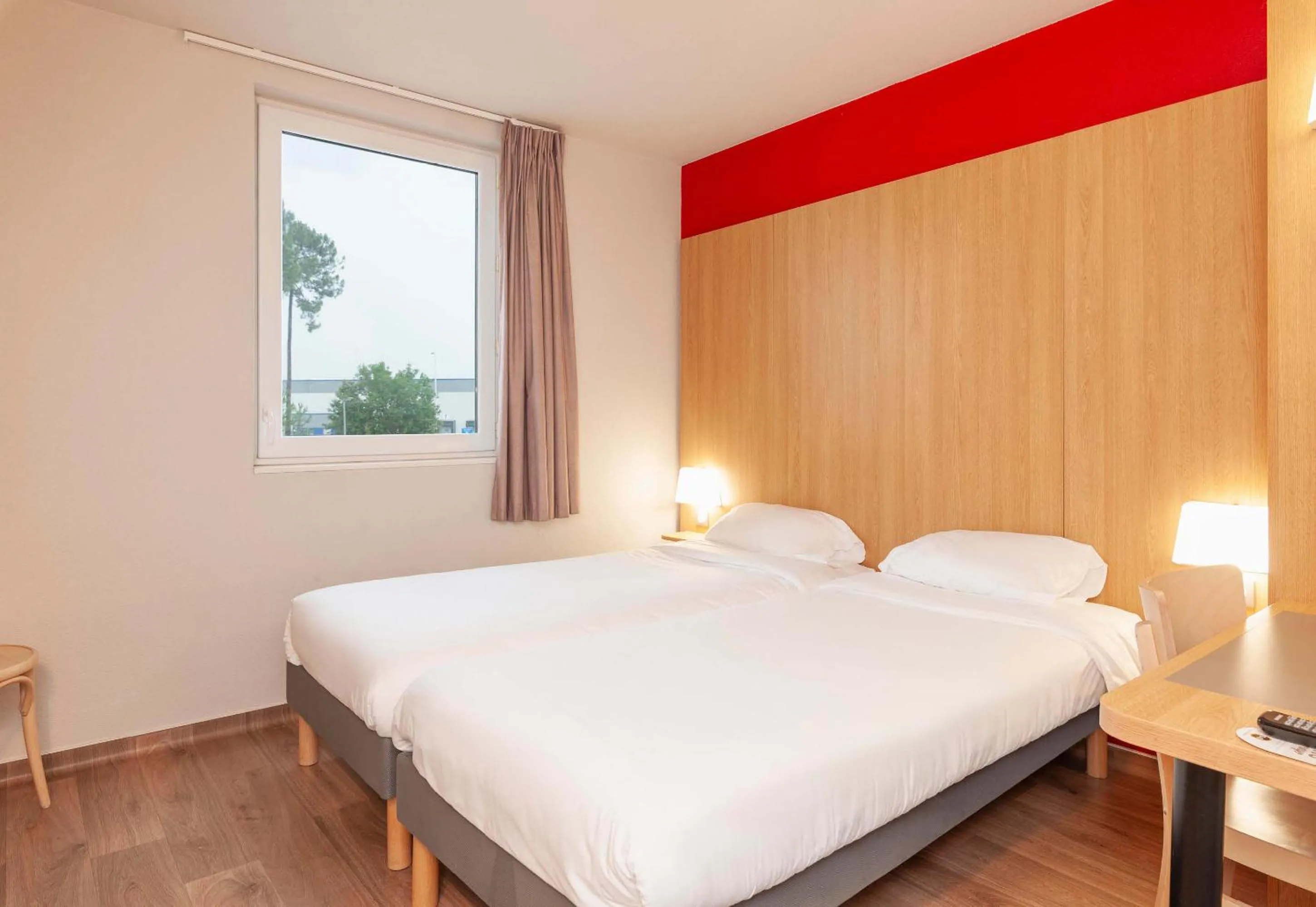 Bedroom, Bed in B&B HOTEL Mont-de-Marsan