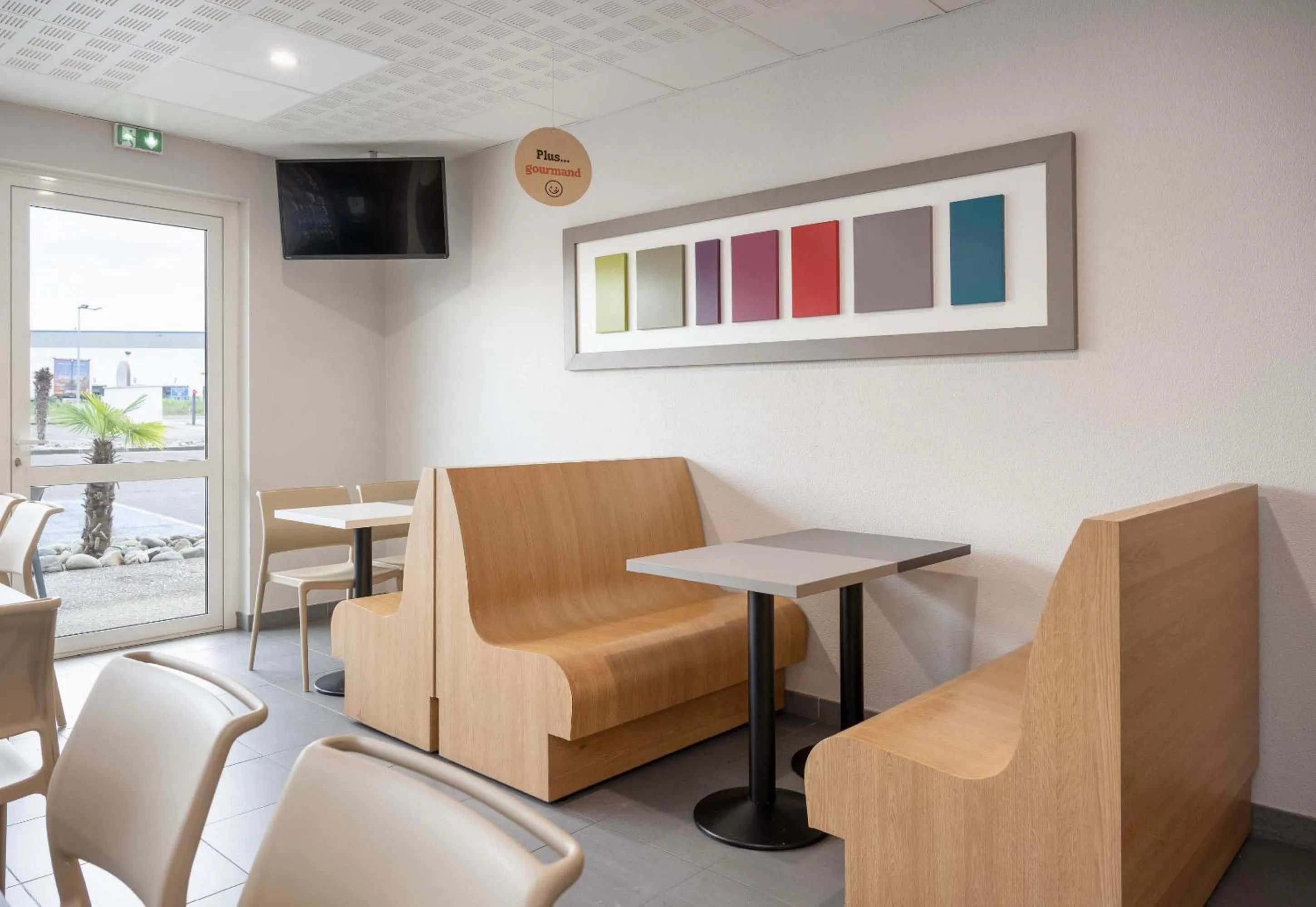 Restaurant/places to eat in B&B HOTEL Mont-de-Marsan