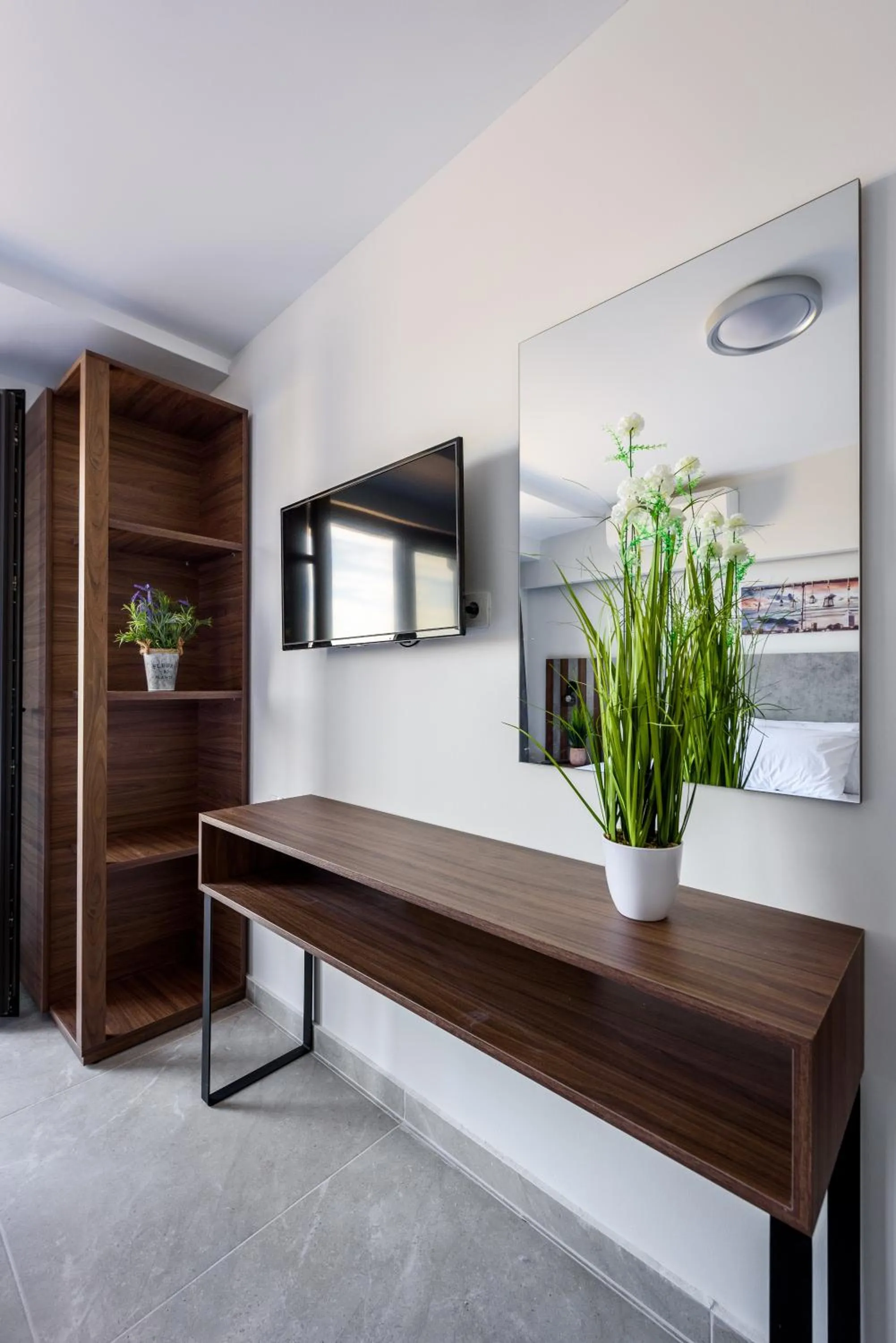 Photo of the whole room in ASTERAS STUDIOS