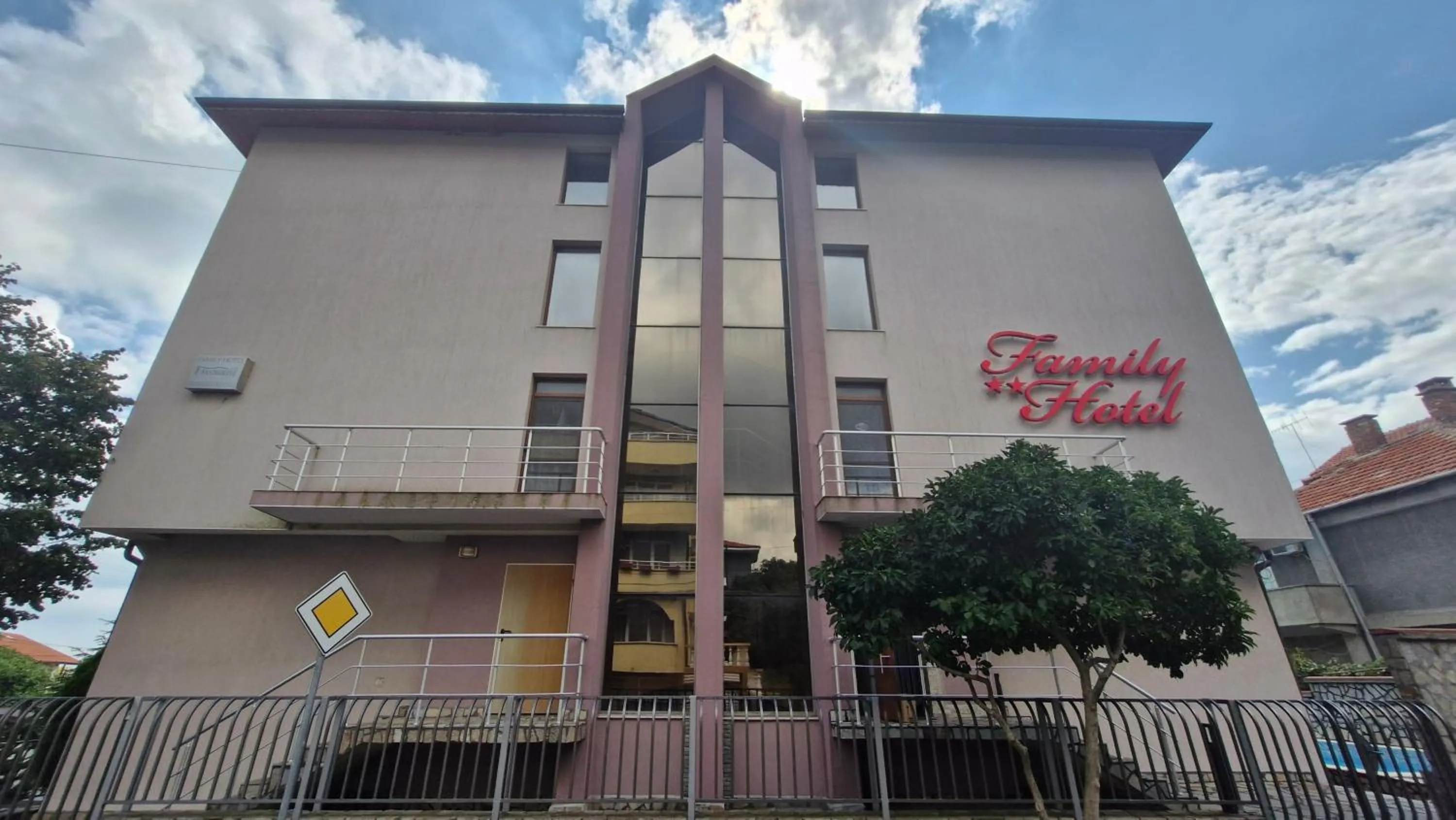 Facade/entrance in Family hotel Favourite