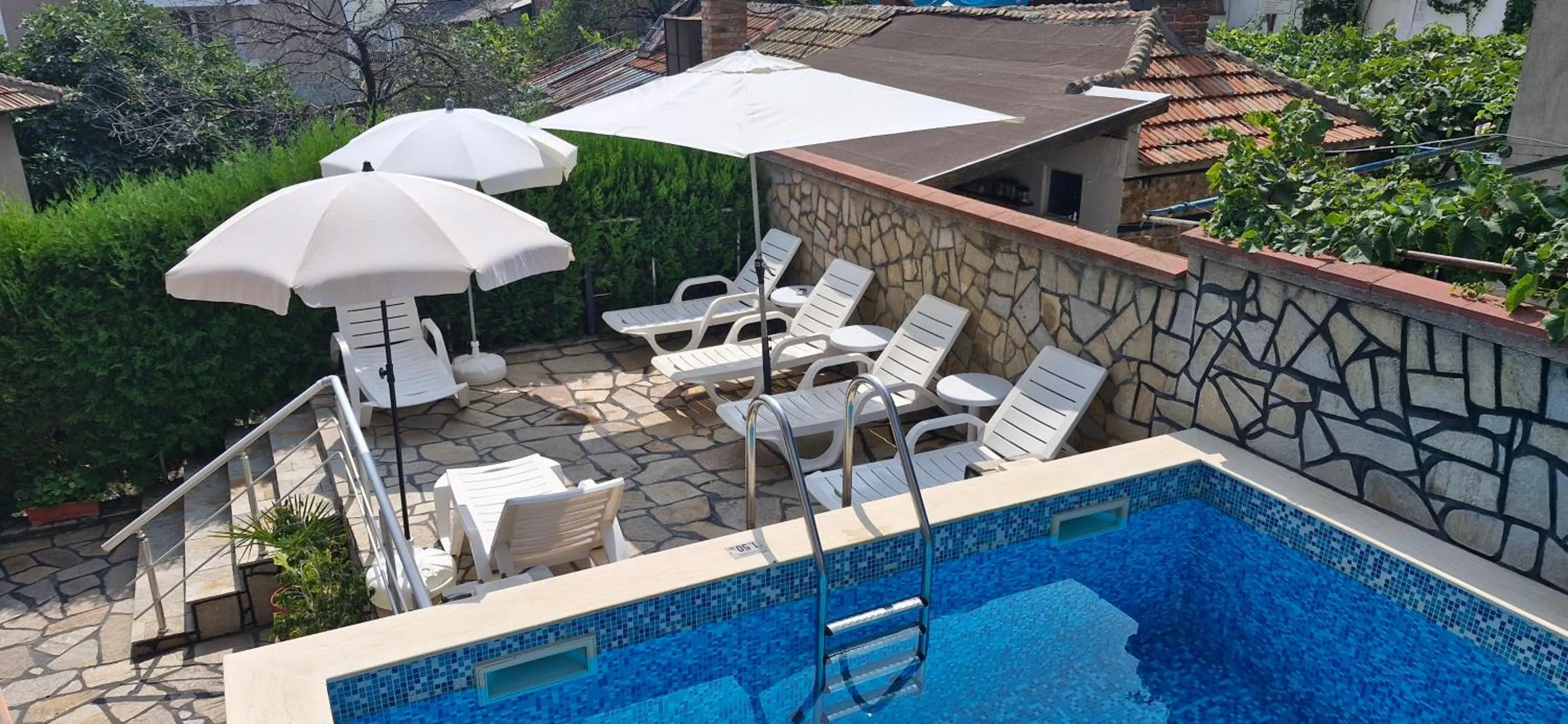 Swimming pool in Family hotel Favourite