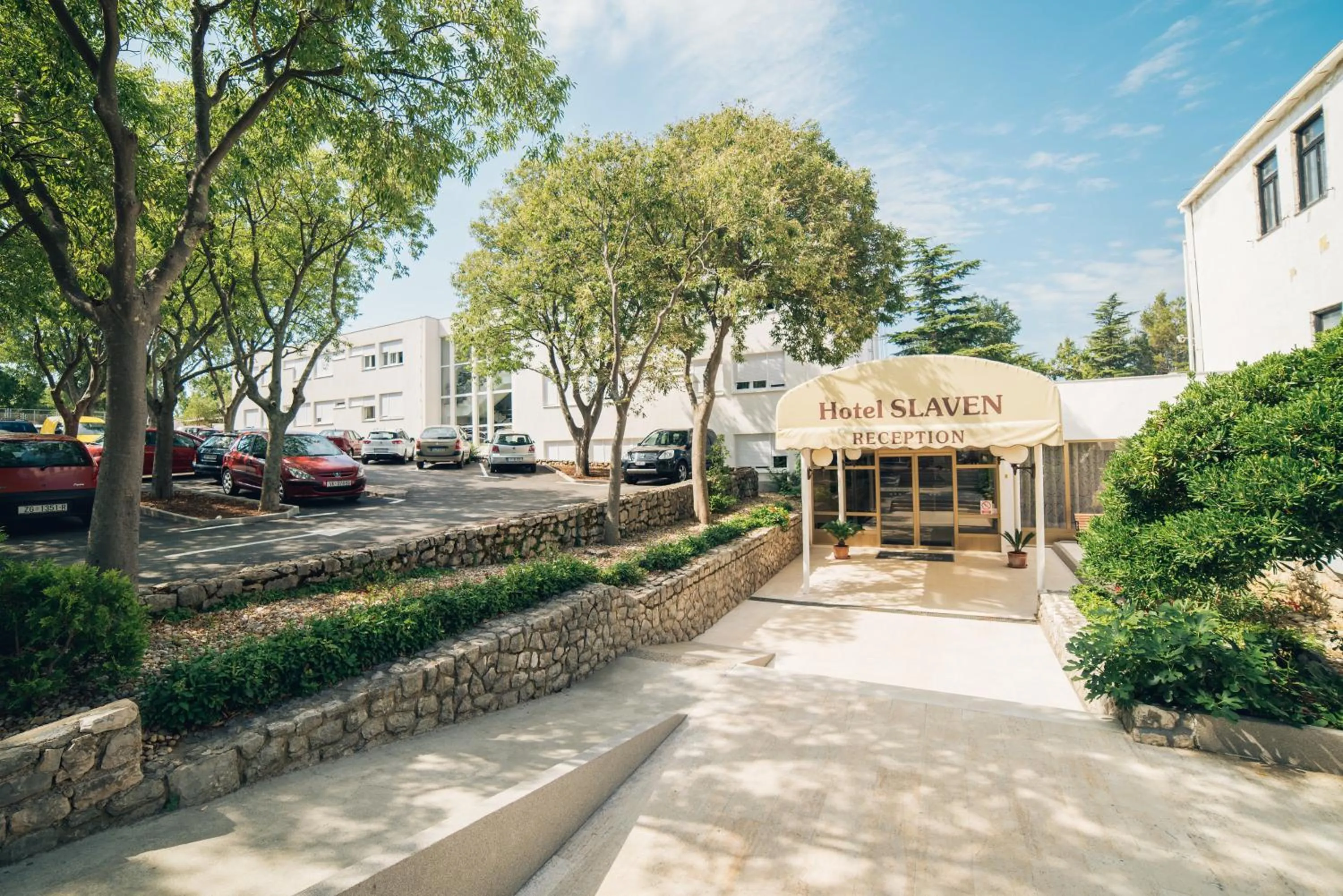 Facade/entrance in Hotel Slaven