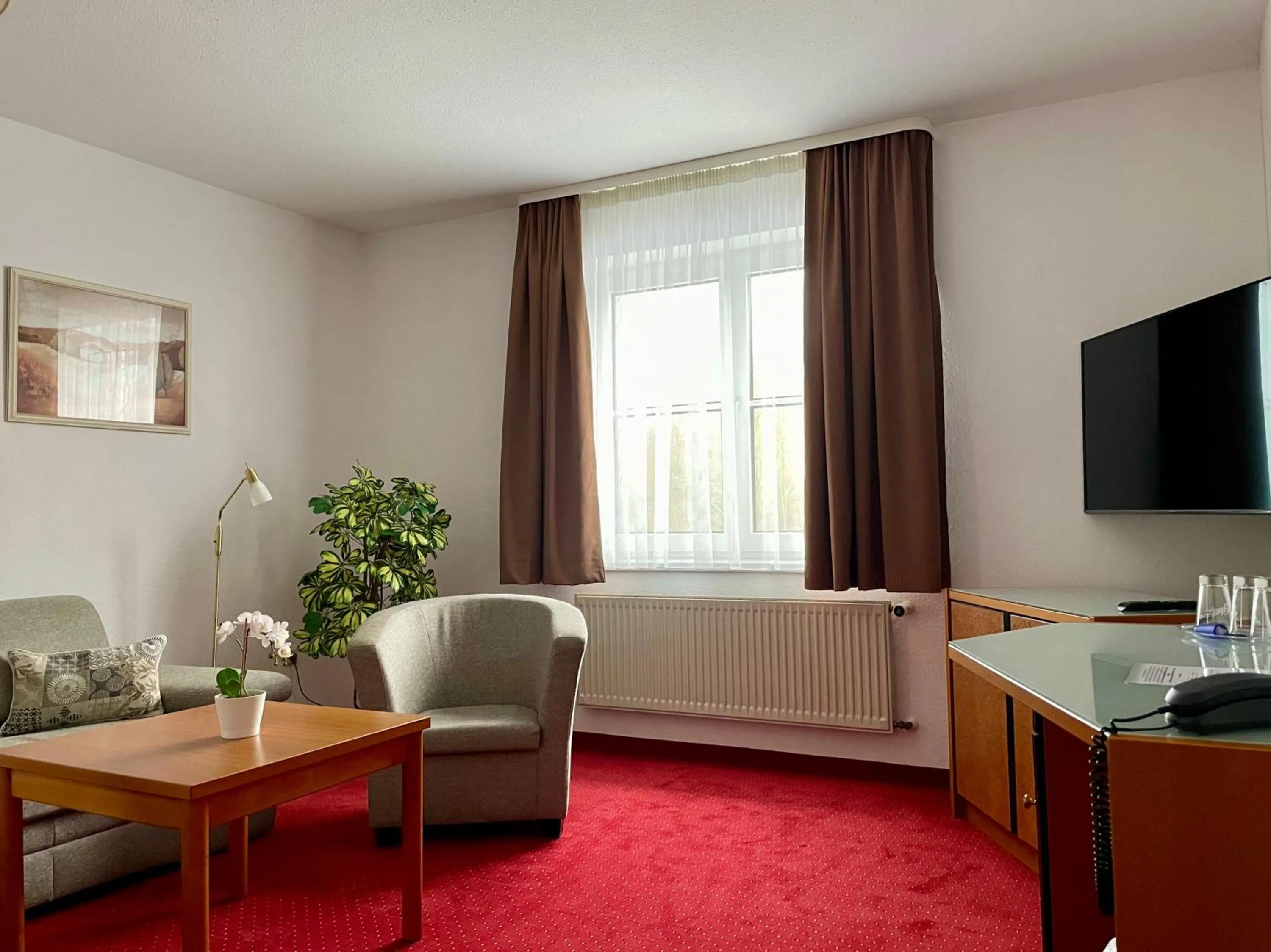Photo of the whole room in gut-Hotel Pommernhotel Barth