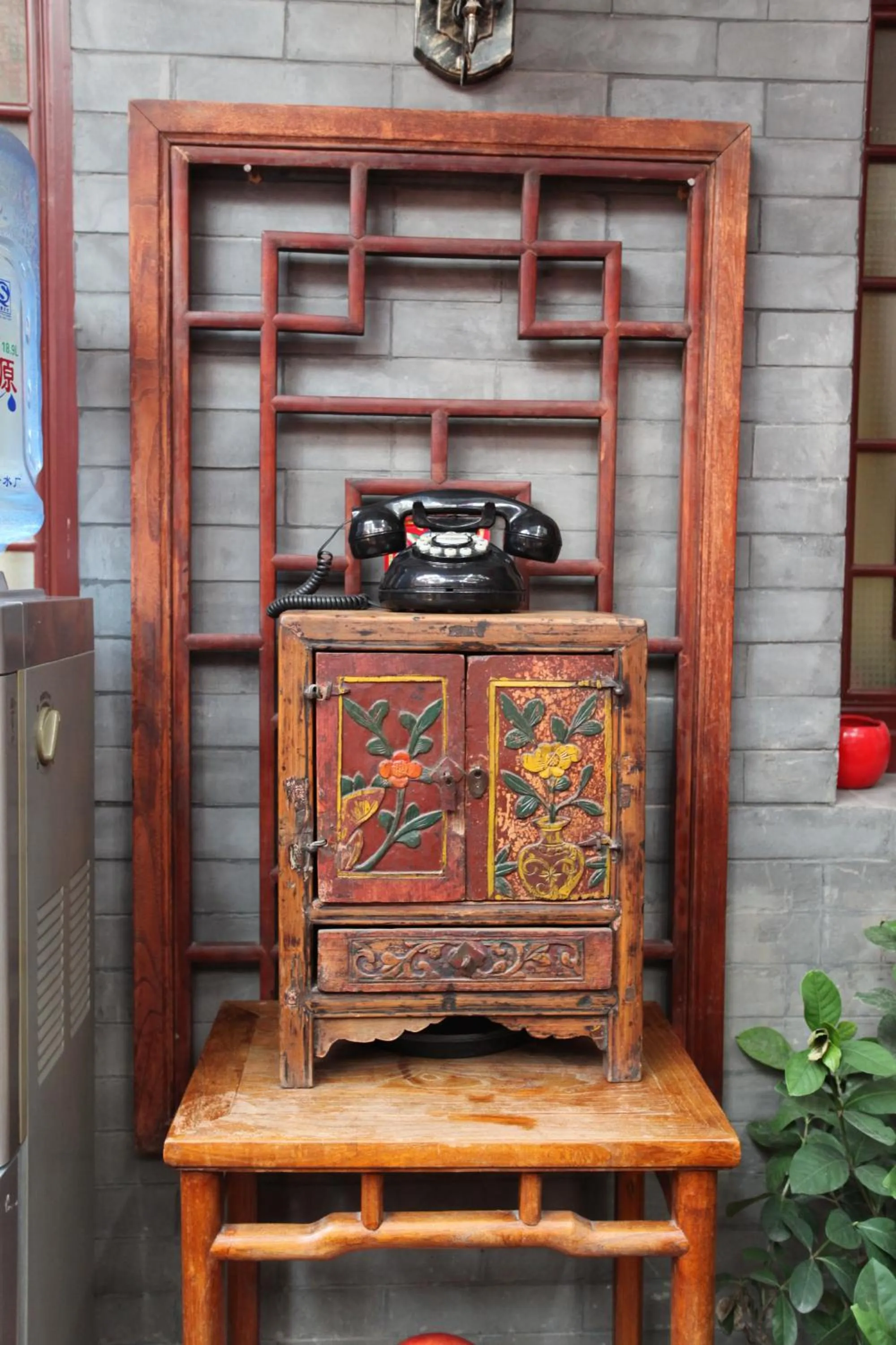 Decorative detail in Citycourt Hotel