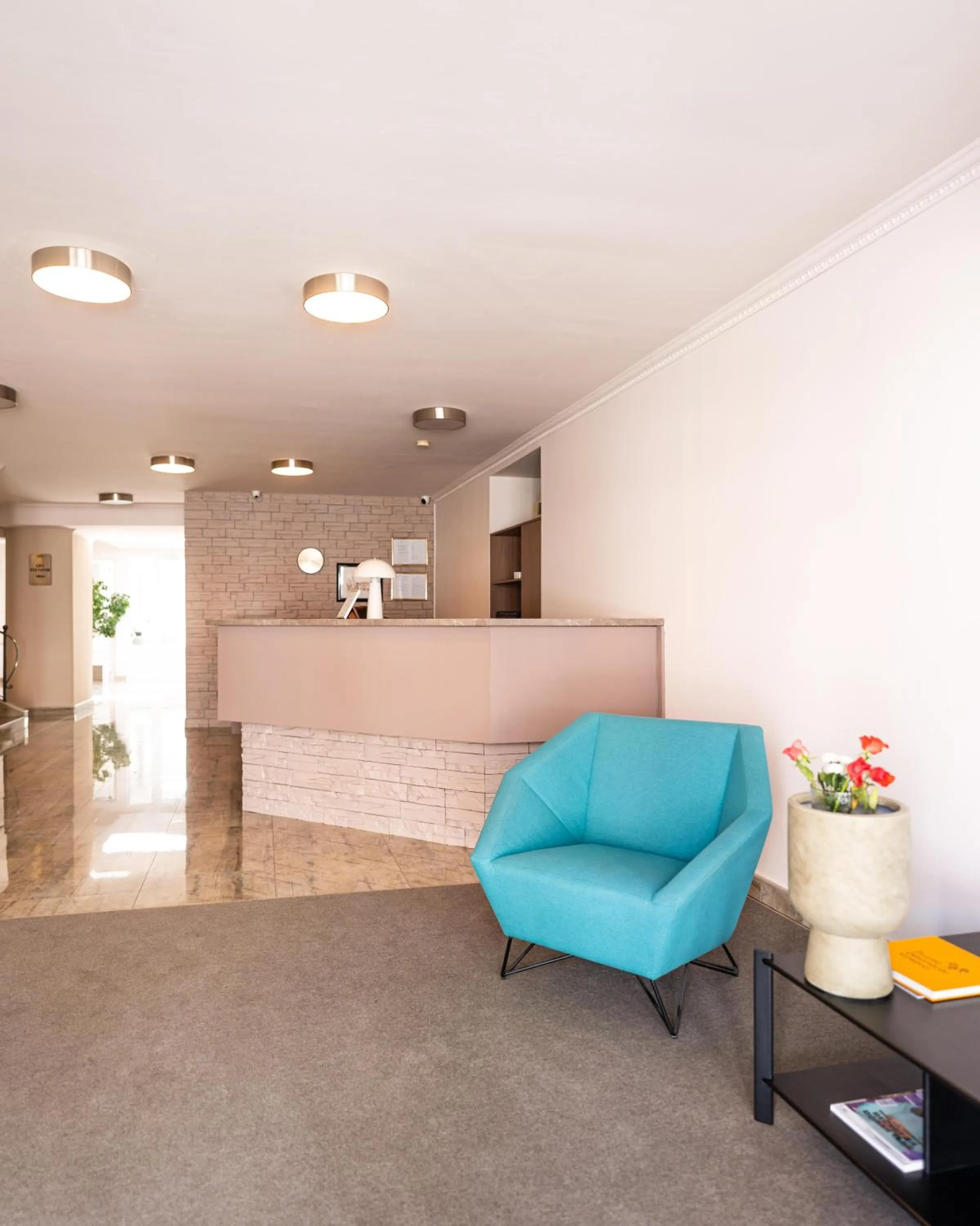 Seating area in Hotel Admiral Vinkovci