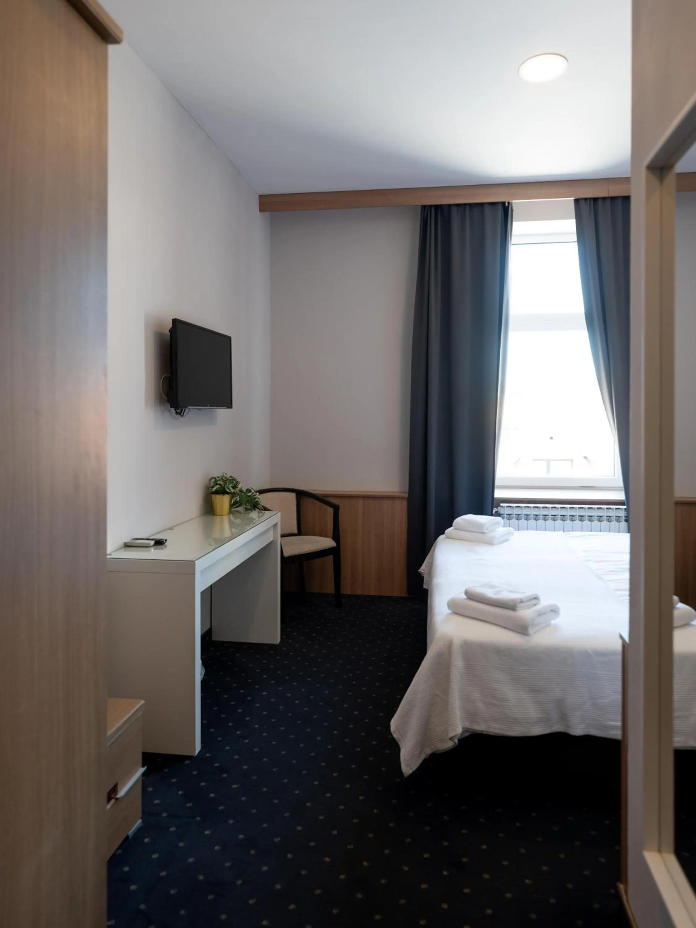 Bed in Hotel Admiral Vinkovci