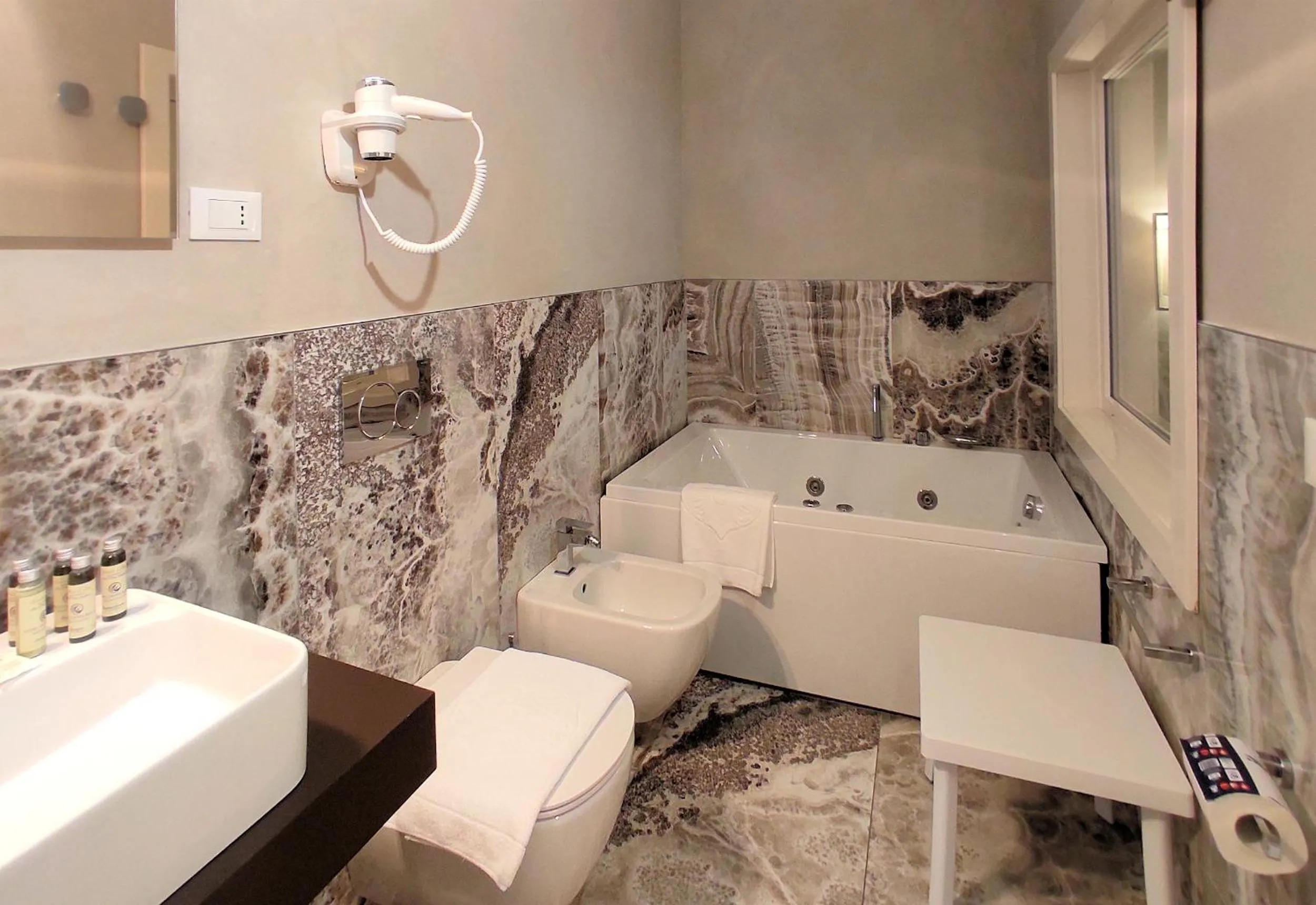 Toilet in Hotel Cecina Beach