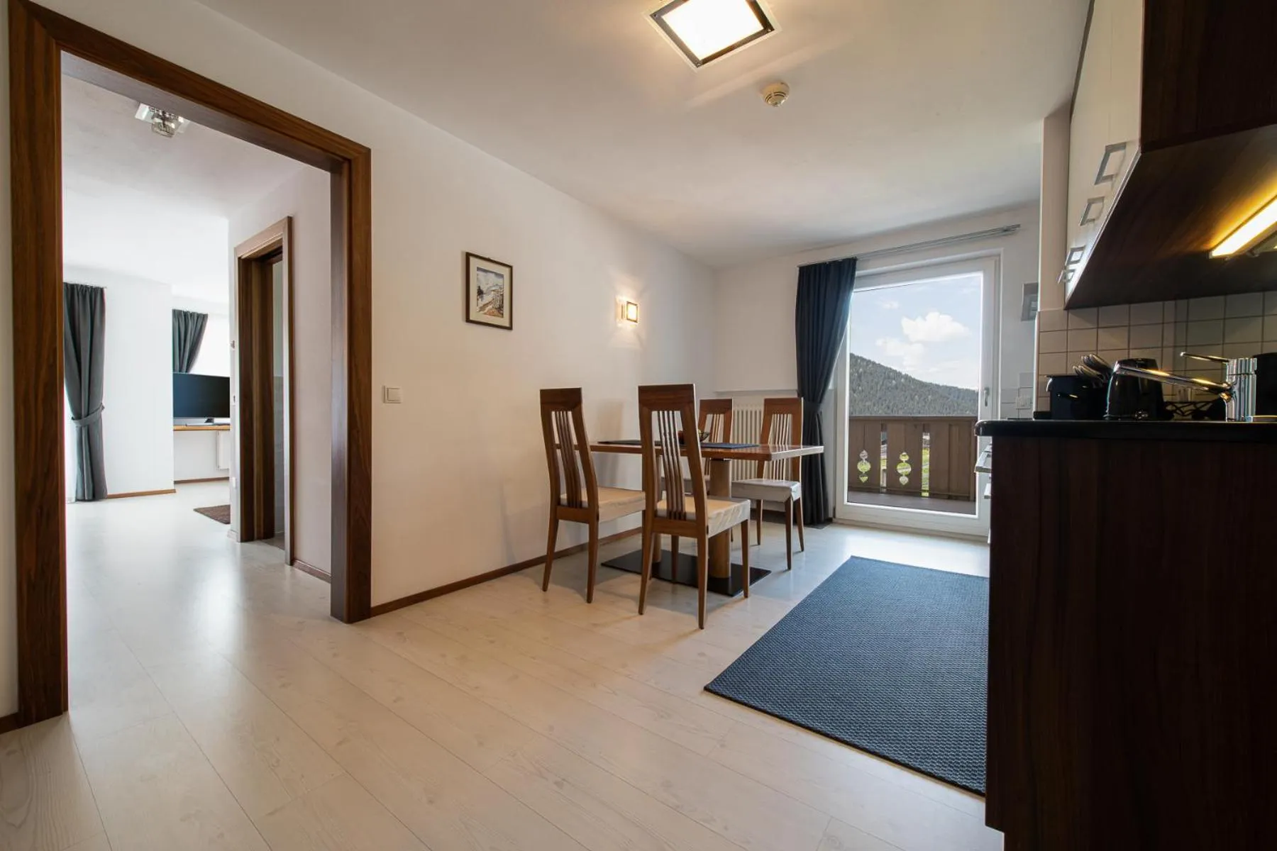 Dining area in Apartments Sunela