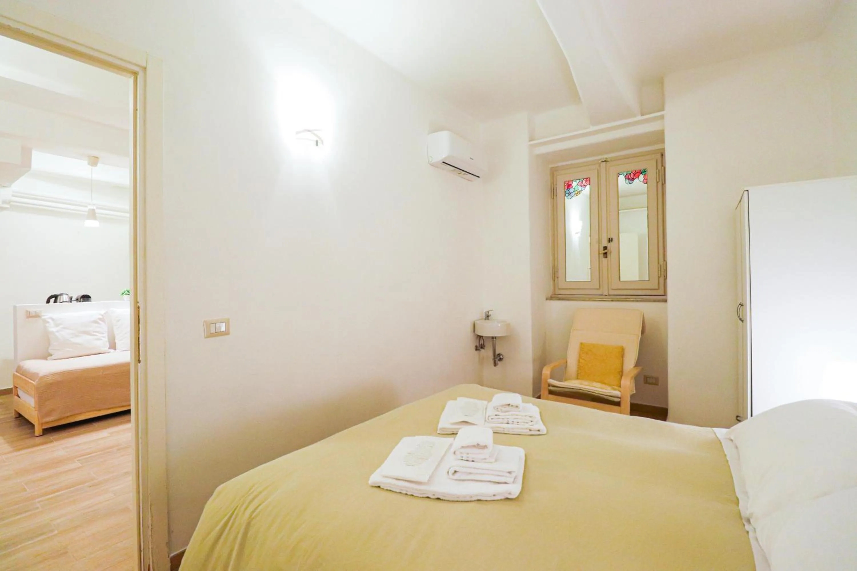 Photo of the whole room, Bed in Locanderia Roma