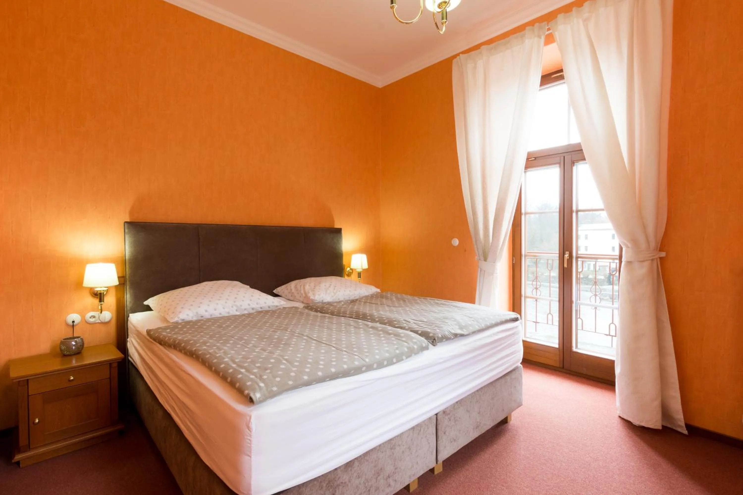 Bed in ROMANTIK HOTEL ELEONORA