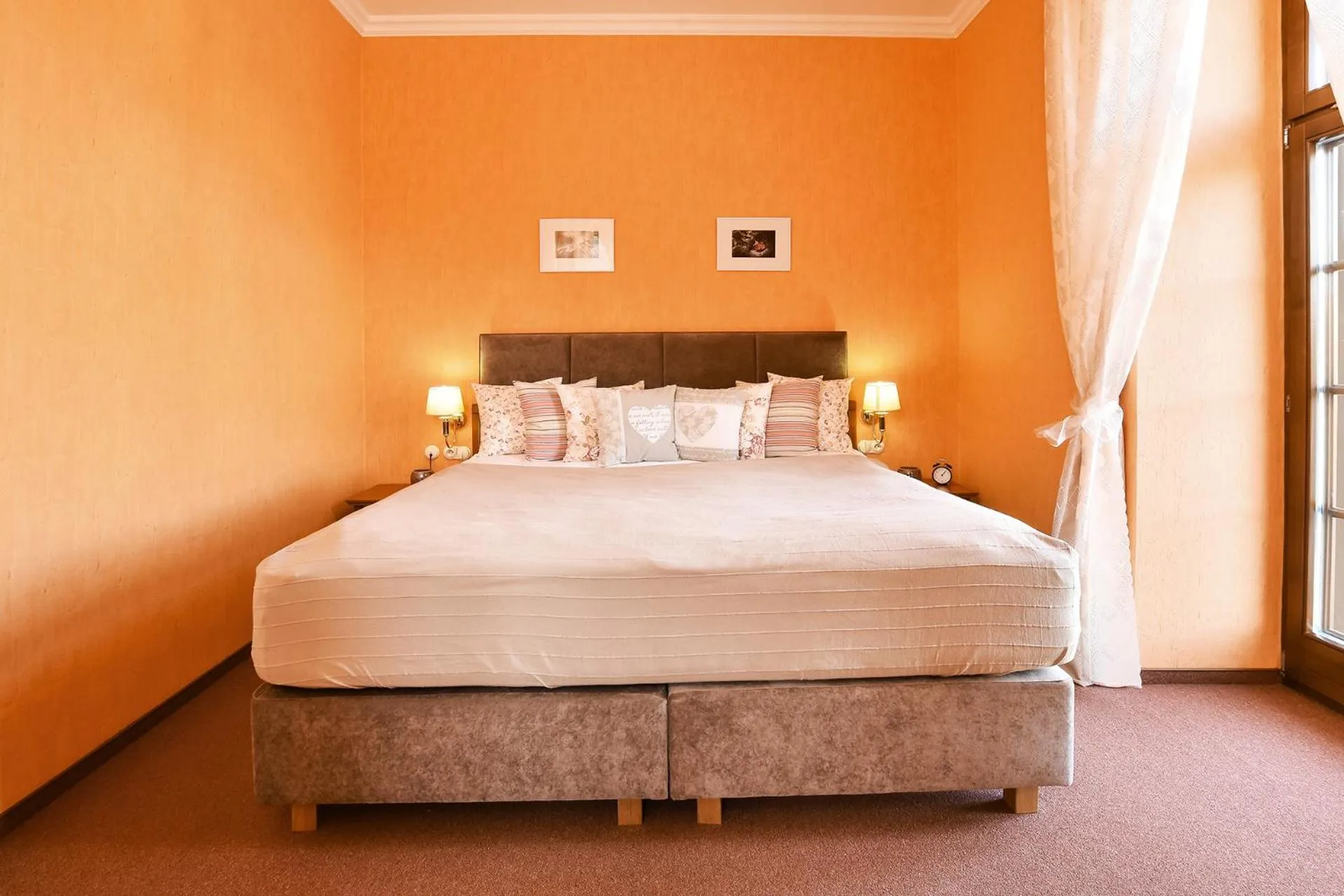 Bed in ROMANTIK HOTEL ELEONORA