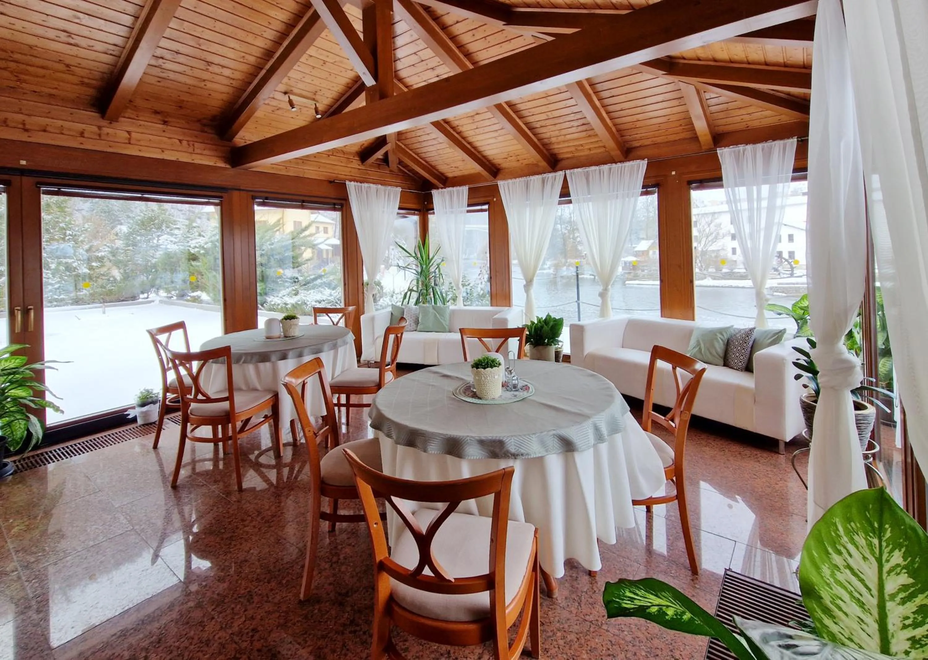 Restaurant/places to eat in ROMANTIK HOTEL ELEONORA