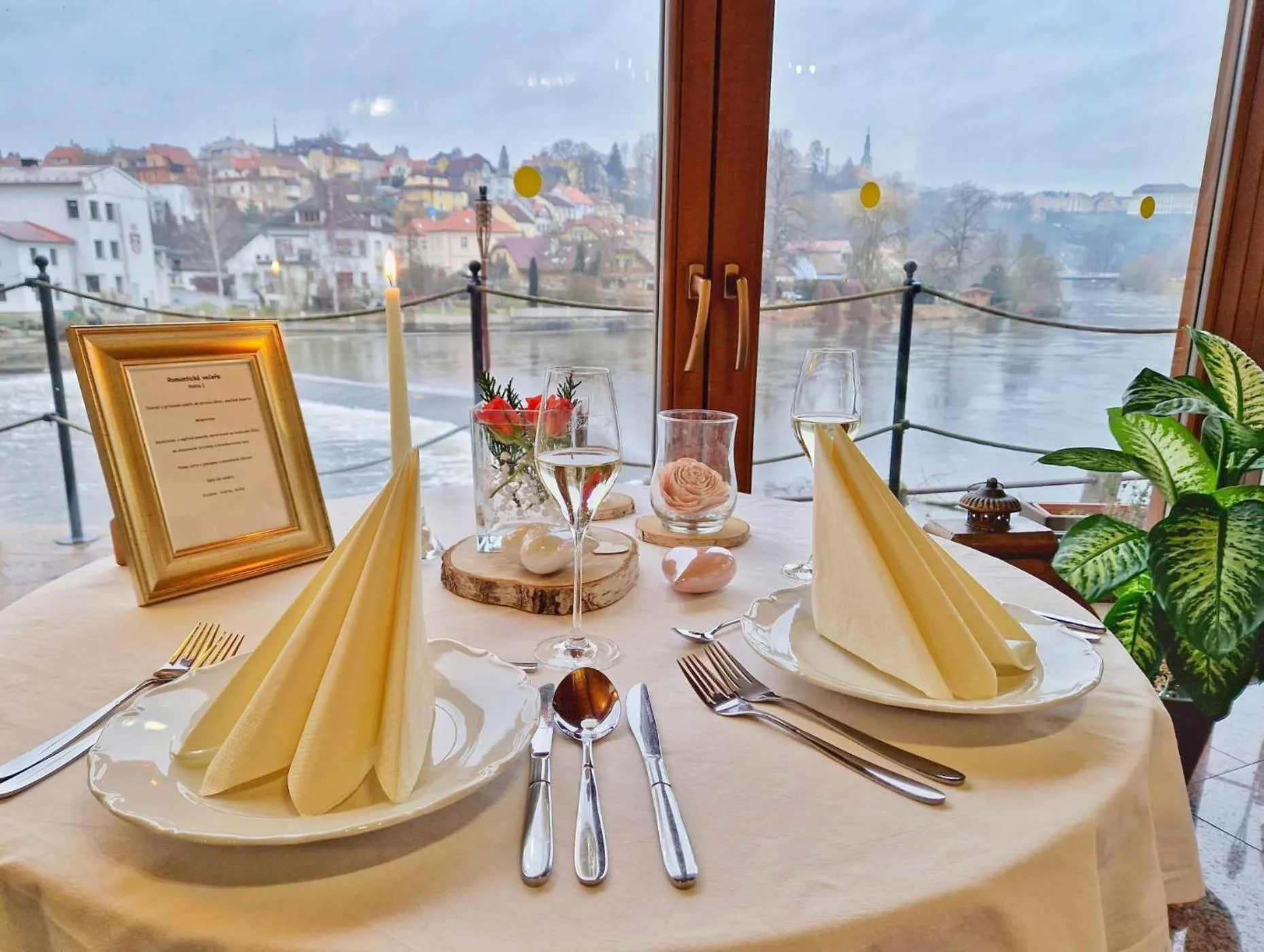 Restaurant/places to eat in ROMANTIK HOTEL ELEONORA