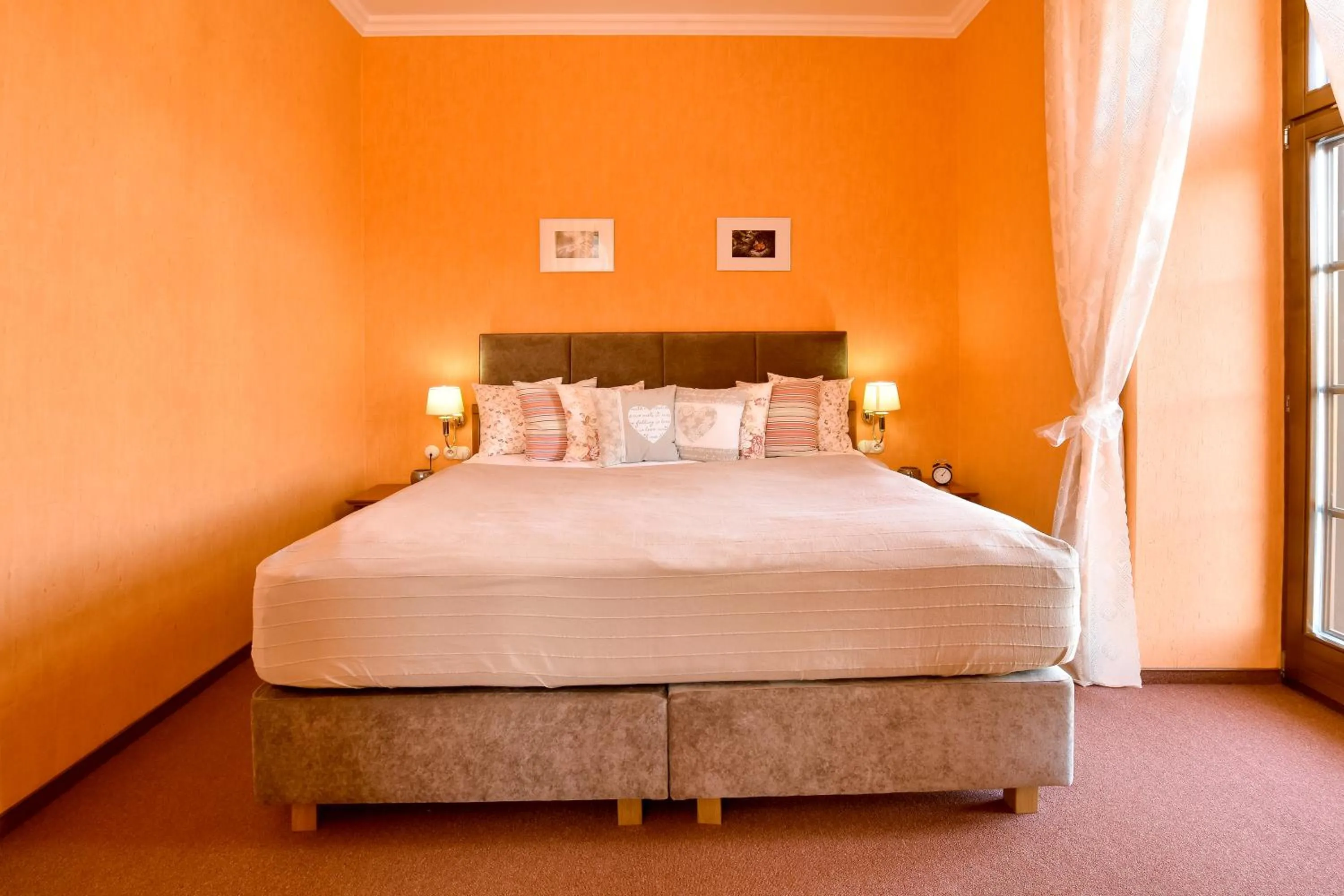 Bed in ROMANTIK HOTEL ELEONORA