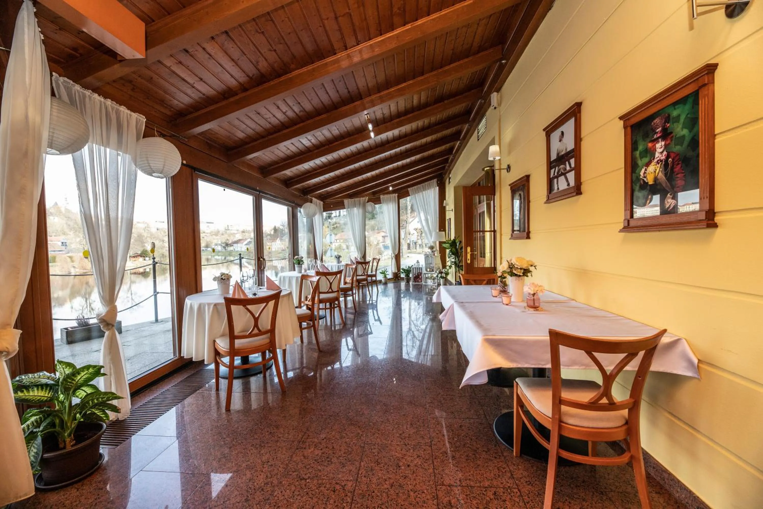 Restaurant/places to eat in ROMANTIK HOTEL ELEONORA