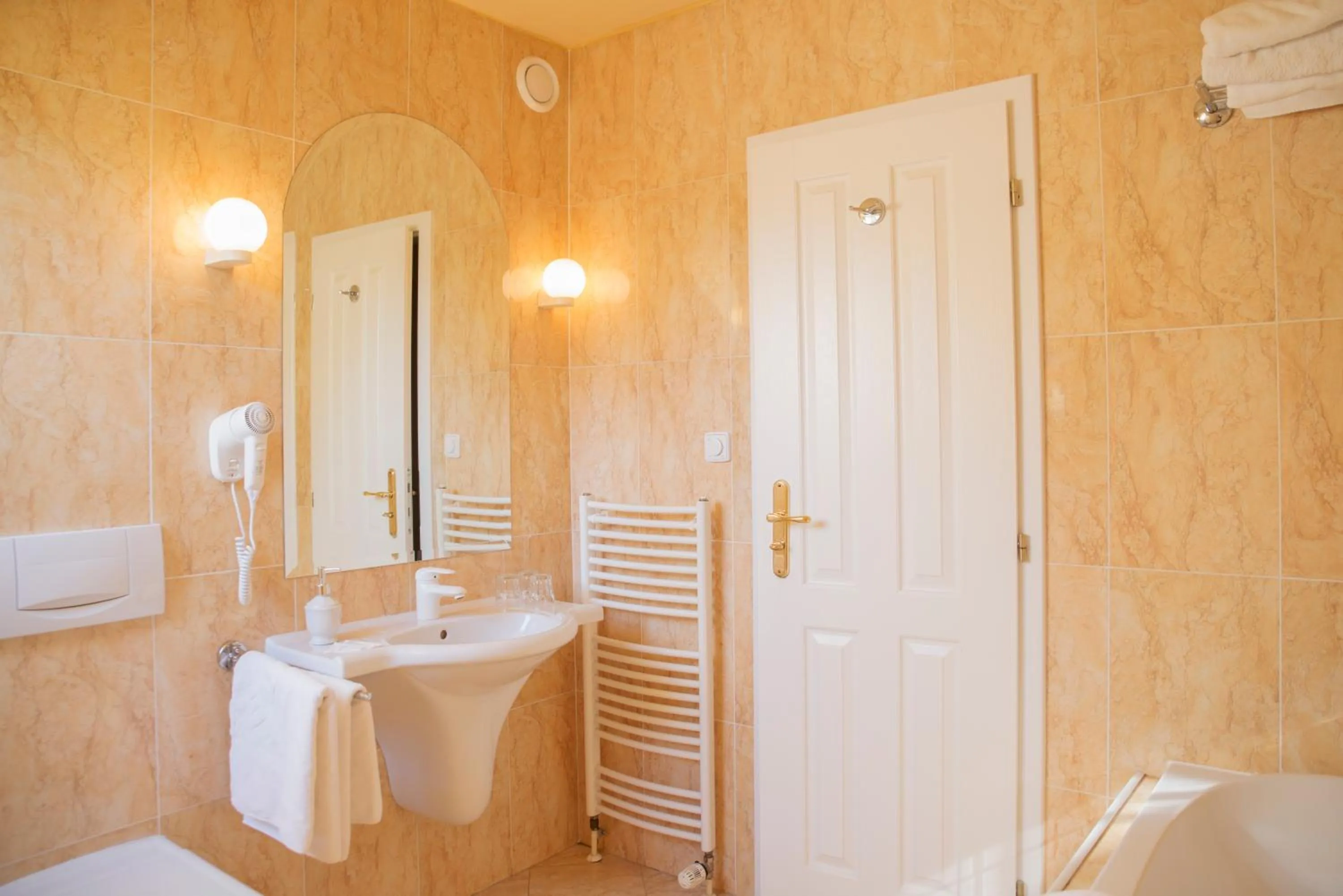 Bathroom in ROMANTIK HOTEL ELEONORA