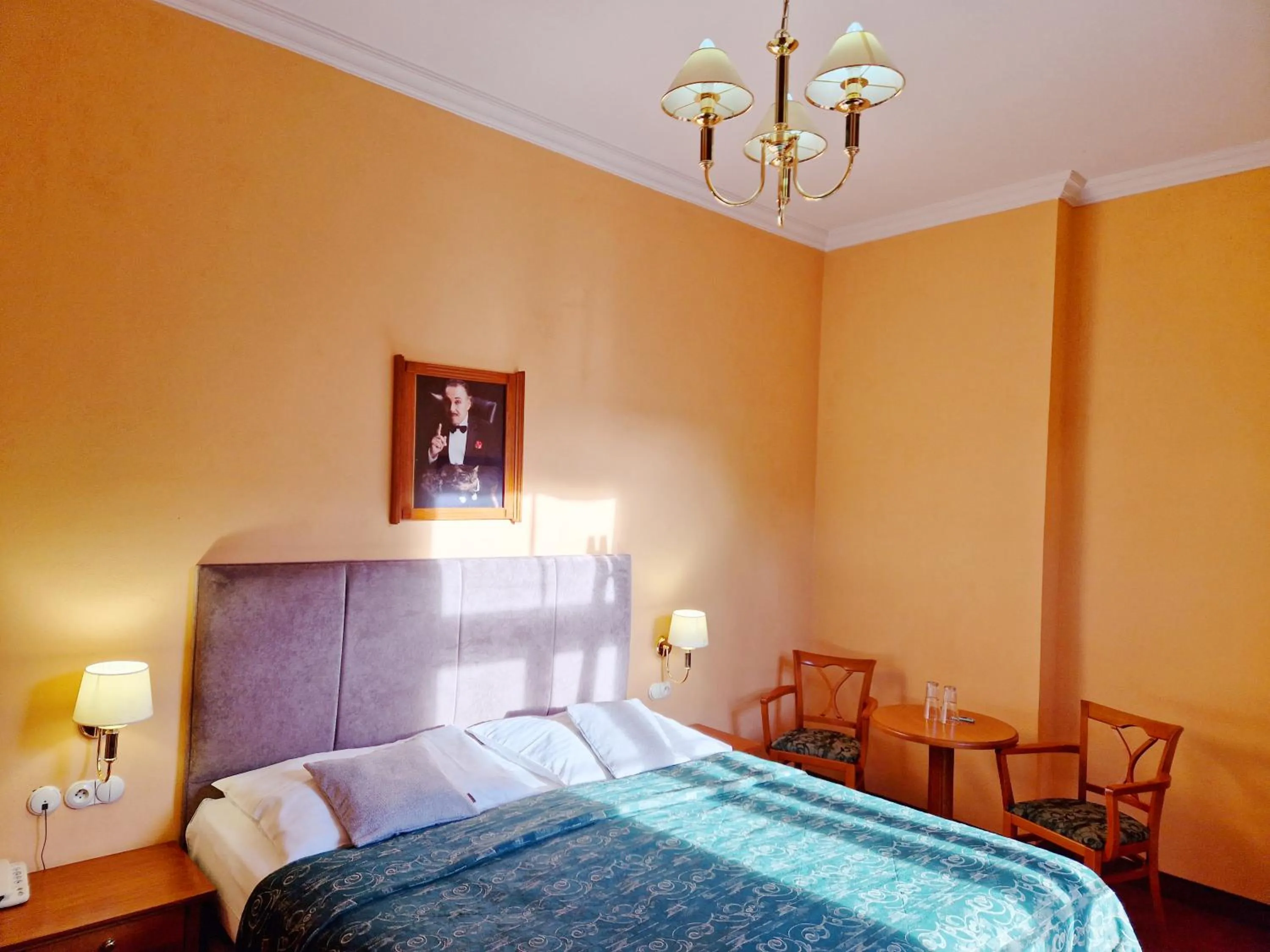 Bed in ROMANTIK HOTEL ELEONORA