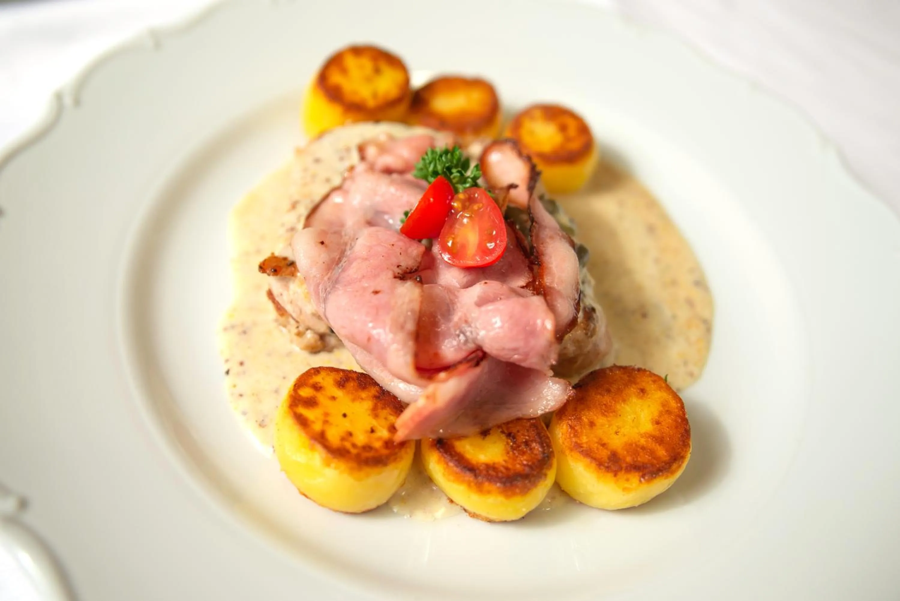 Restaurant/places to eat in ROMANTIK HOTEL ELEONORA