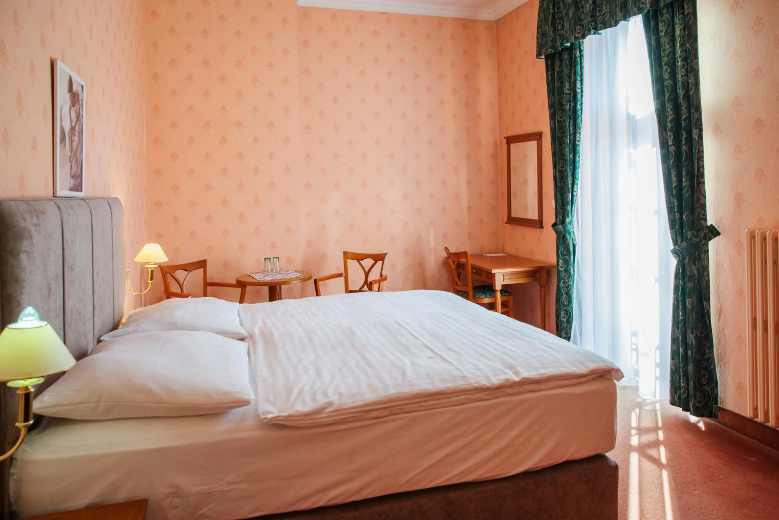 Bedroom, Bed in ROMANTIK HOTEL ELEONORA