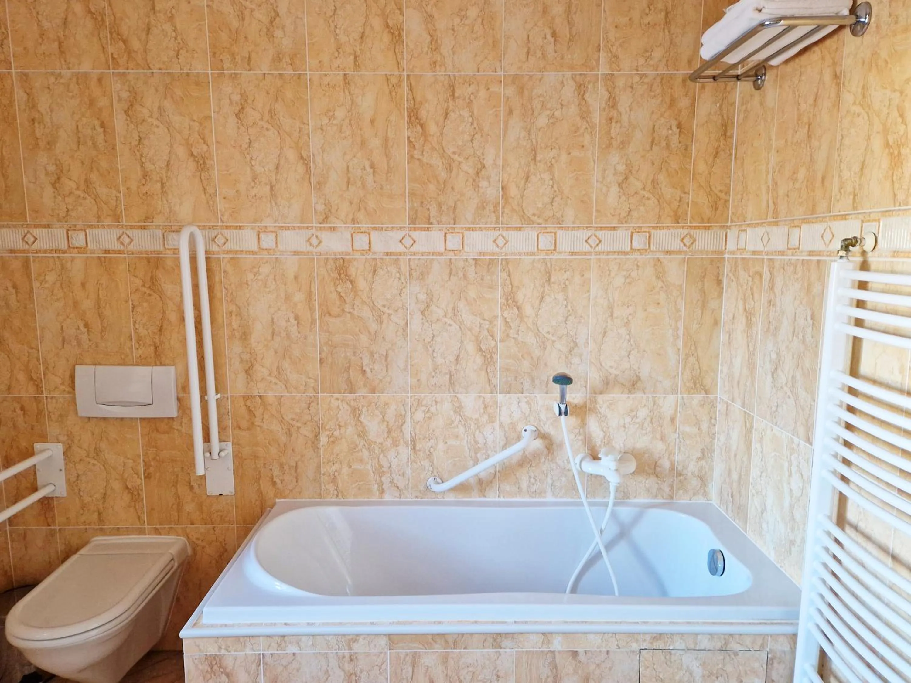 Bath in ROMANTIK HOTEL ELEONORA